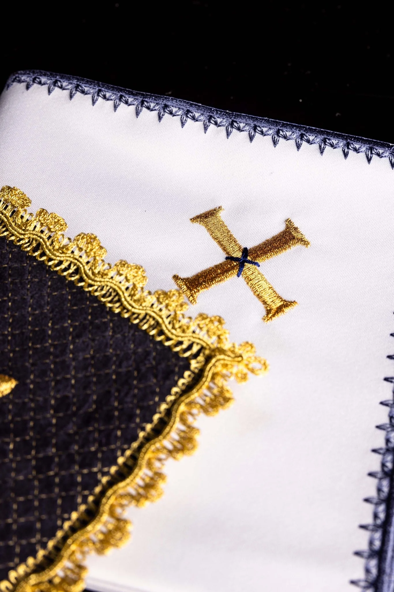Altar Linens with embroidered cross purple velvet - Image 3
