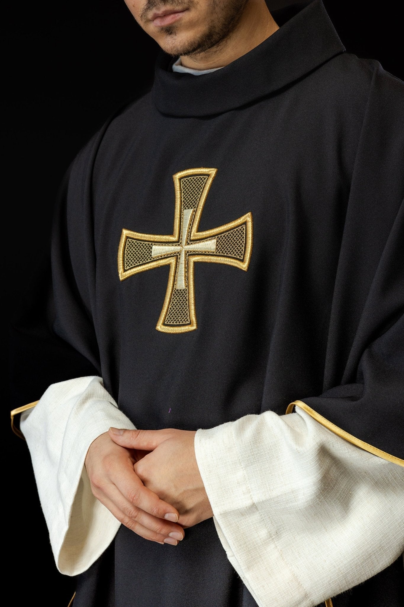 Black chasuble with gold cross - Image 3