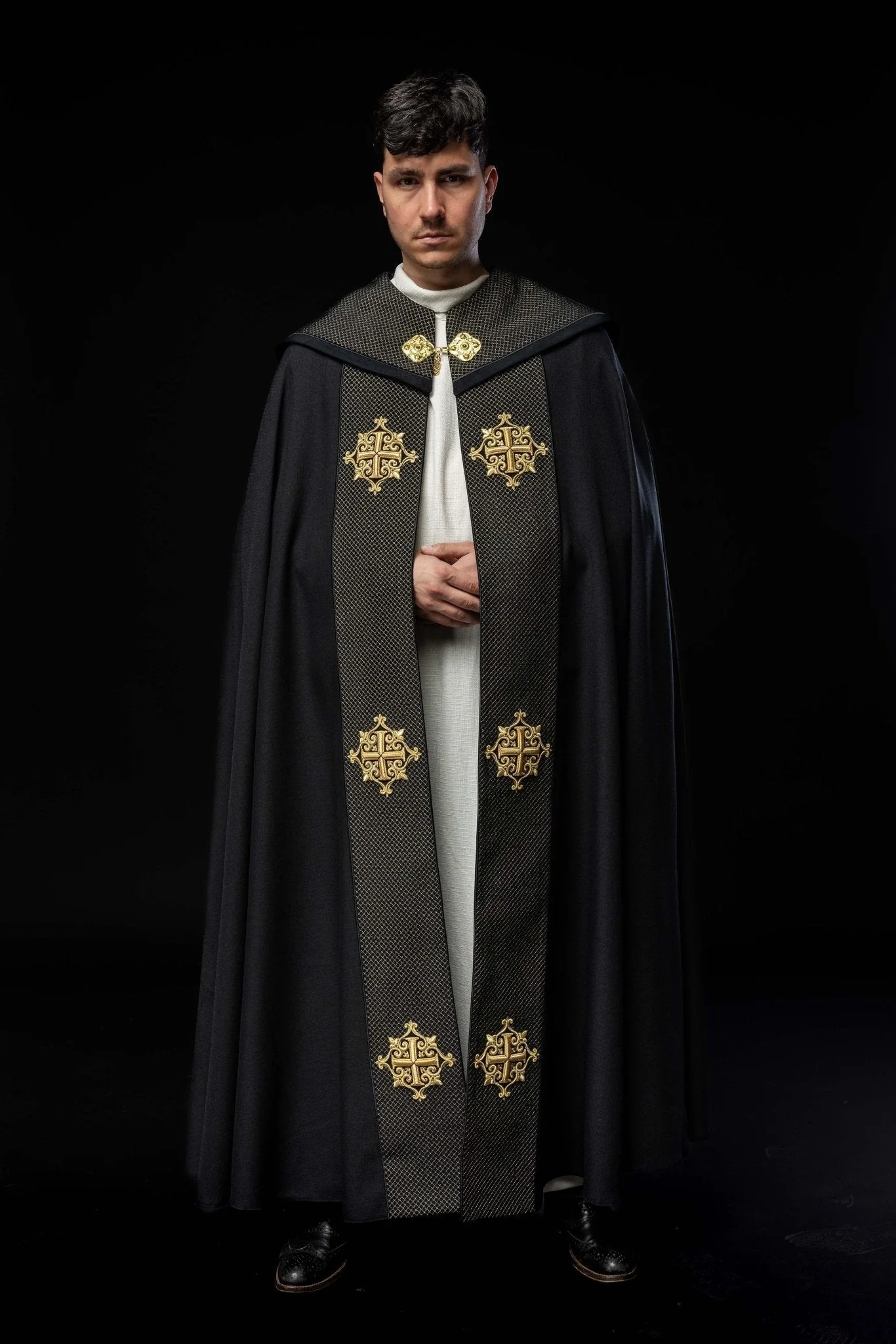 Black cope with a velvet sash and cross embroidery - Image 2