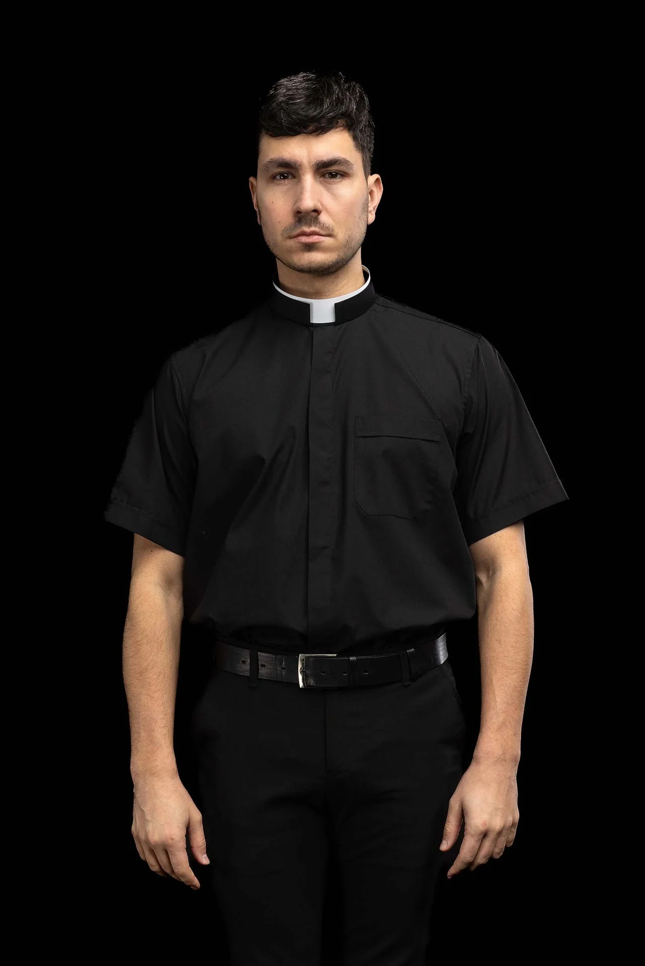Black short-sleeved Roman clerical shirt with clerical collar - Image 8