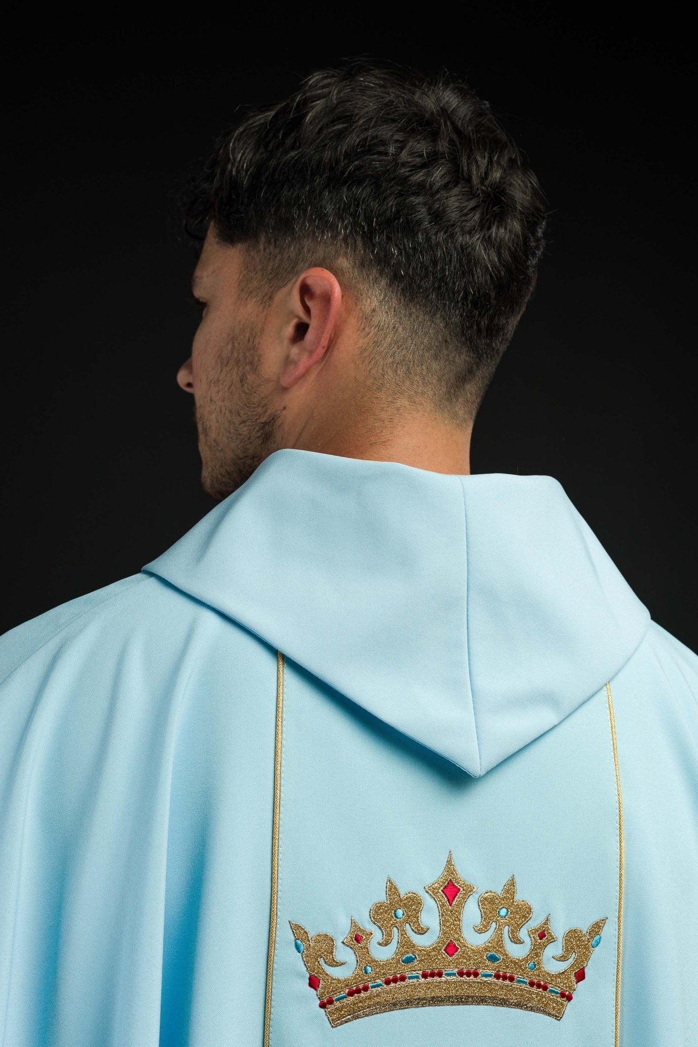 Blue liturgical Marian chasuble embroidered with a crown - Image 6