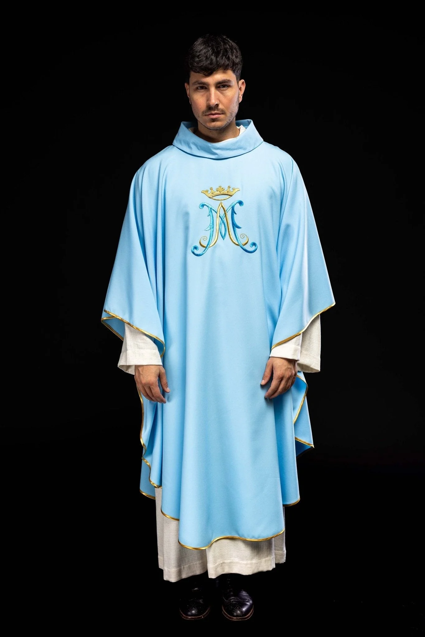 Blue chasuble embroidered with a Marian motif - Image 2
