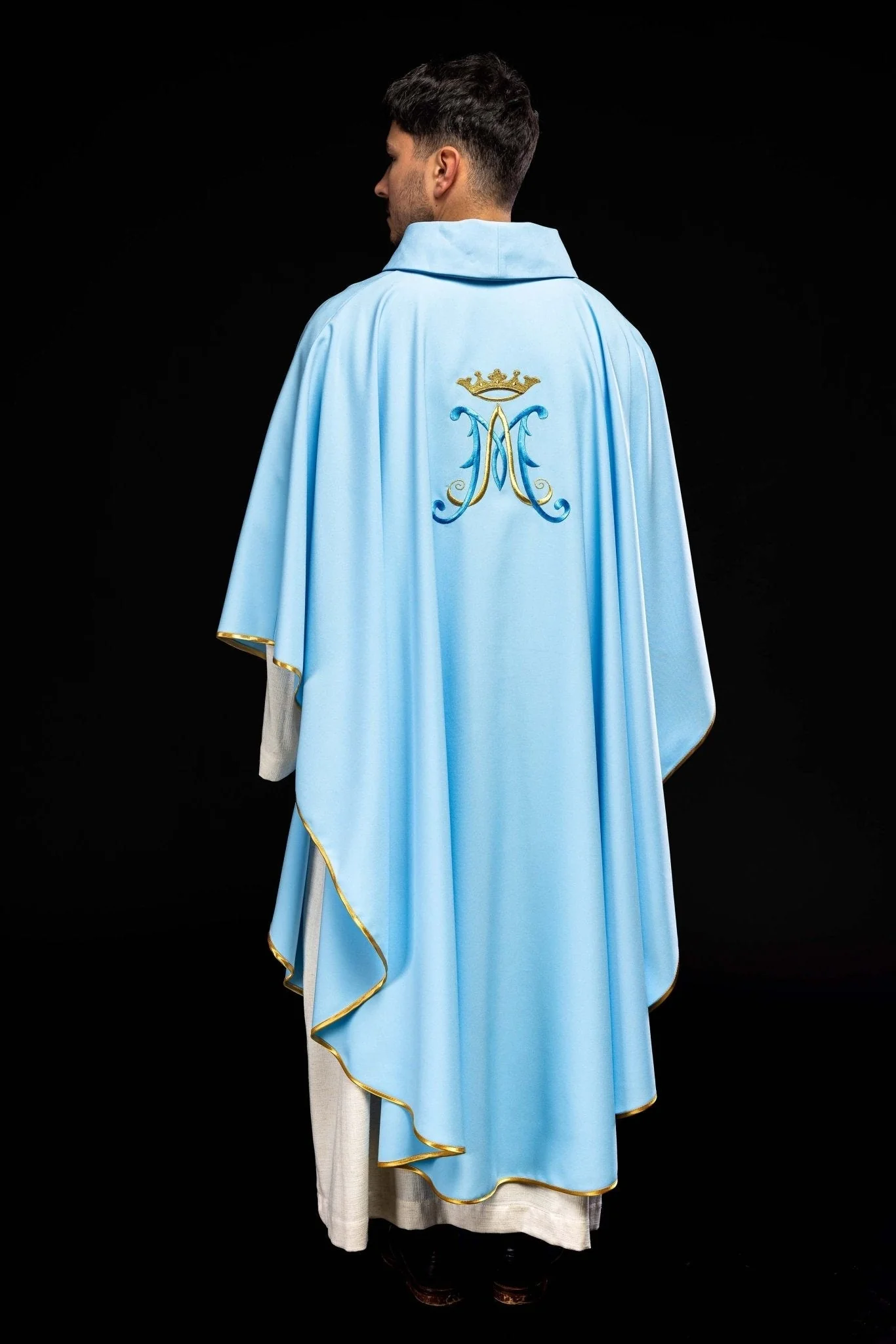 Blue chasuble embroidered with a Marian motif - Image 7
