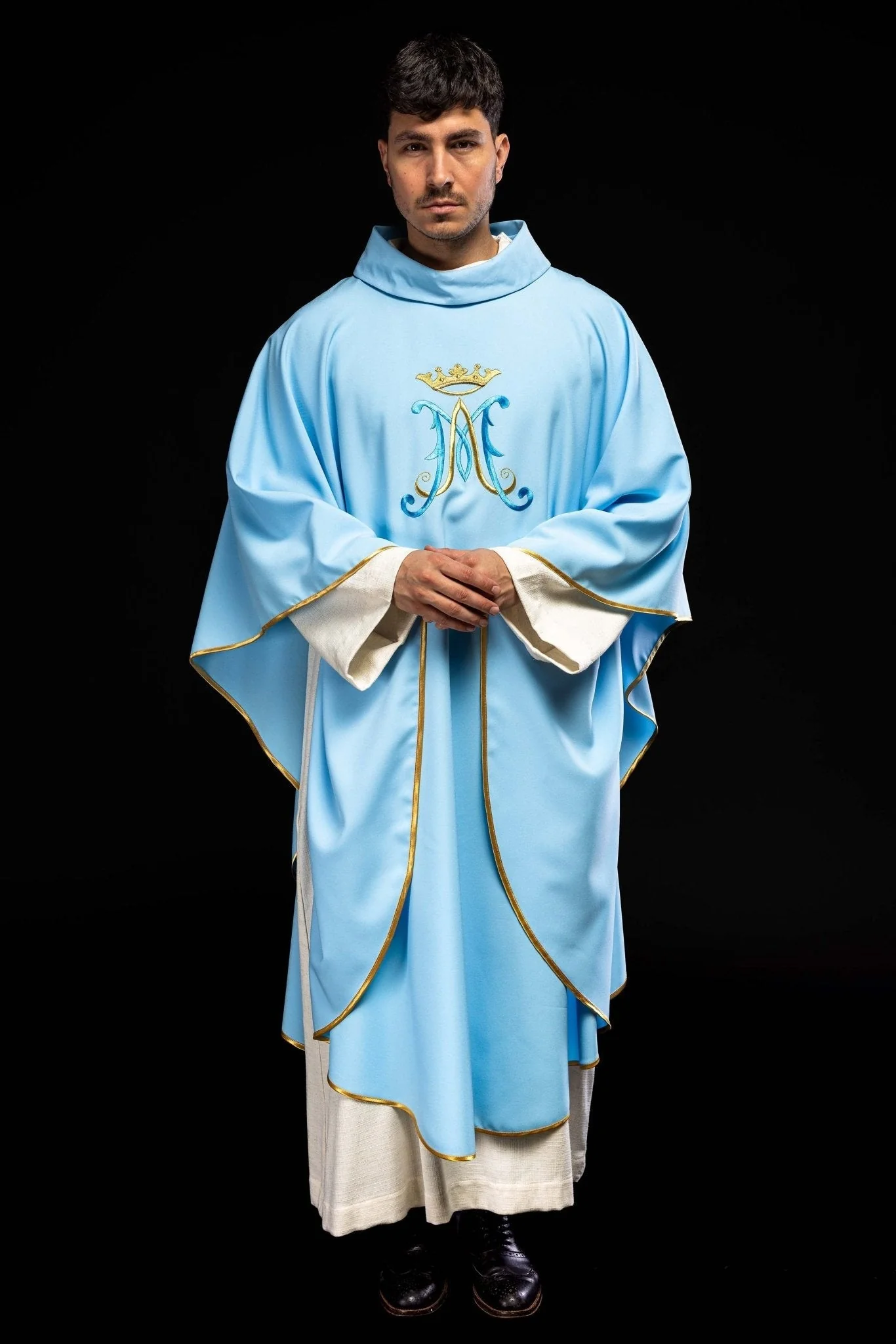 Blue chasuble embroidered with a Marian motif - Image 8