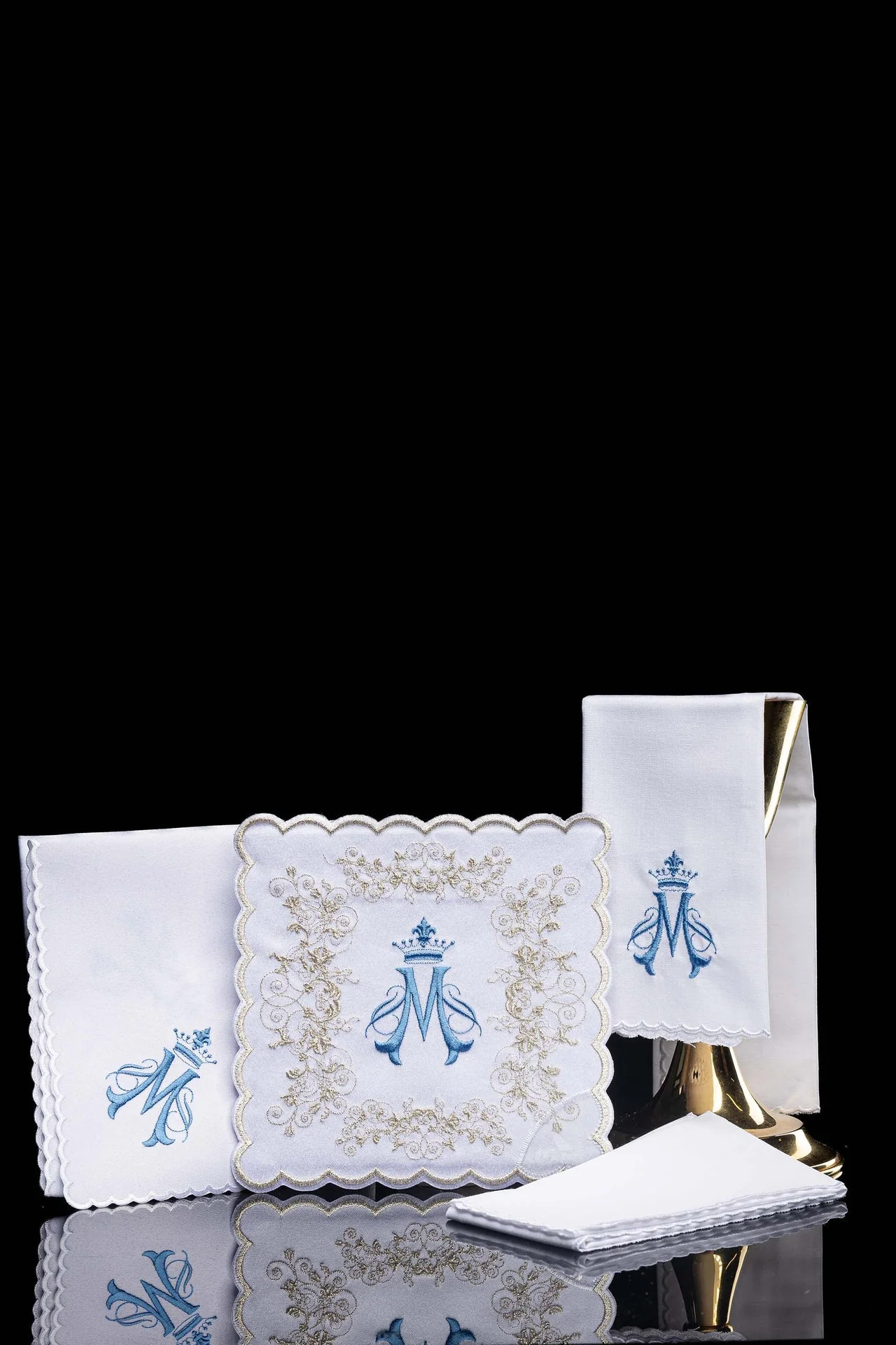 Chalice Linen Set embroidered with a white Marian motif