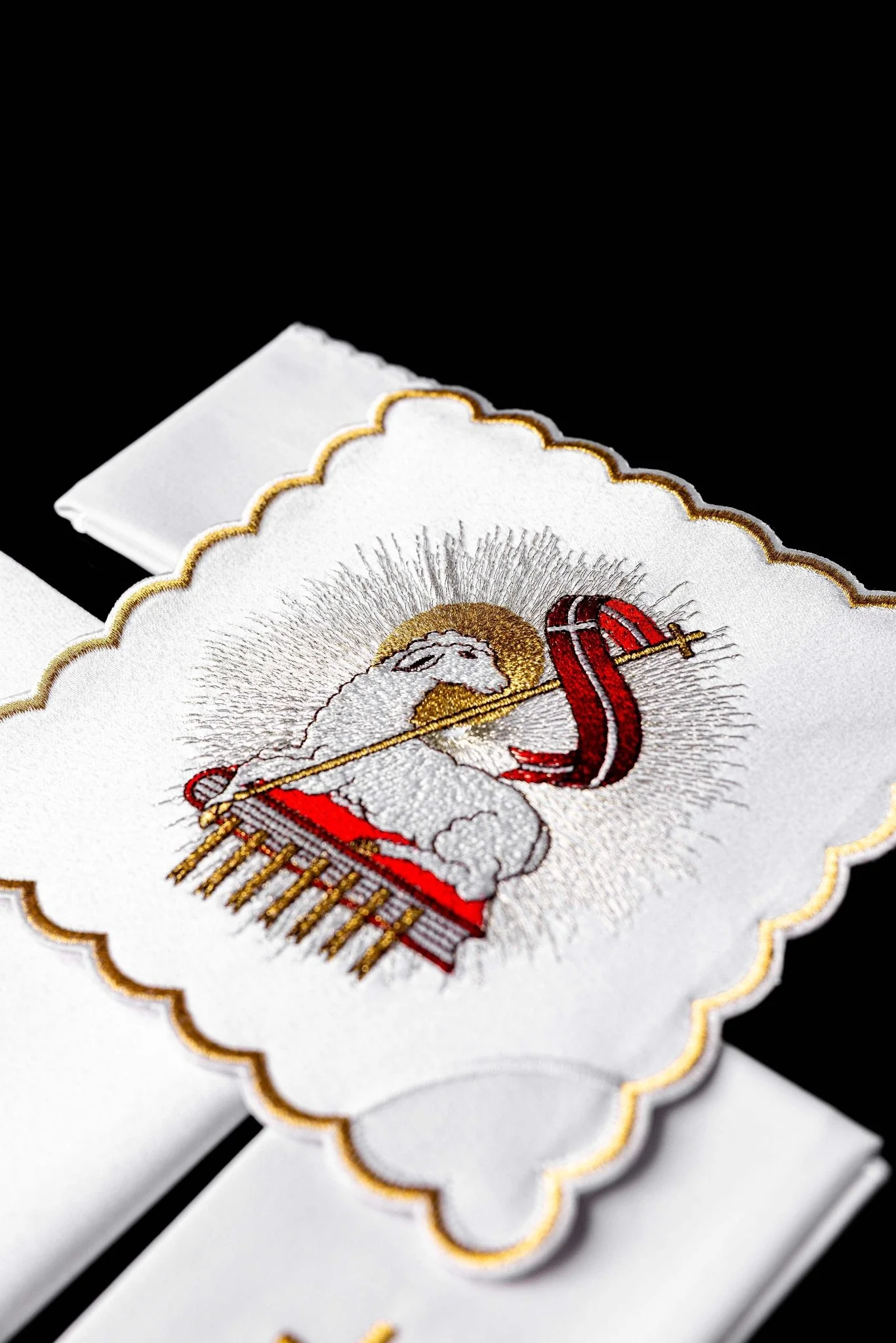 Chalice Linens Embroidered Lamb - Image 4