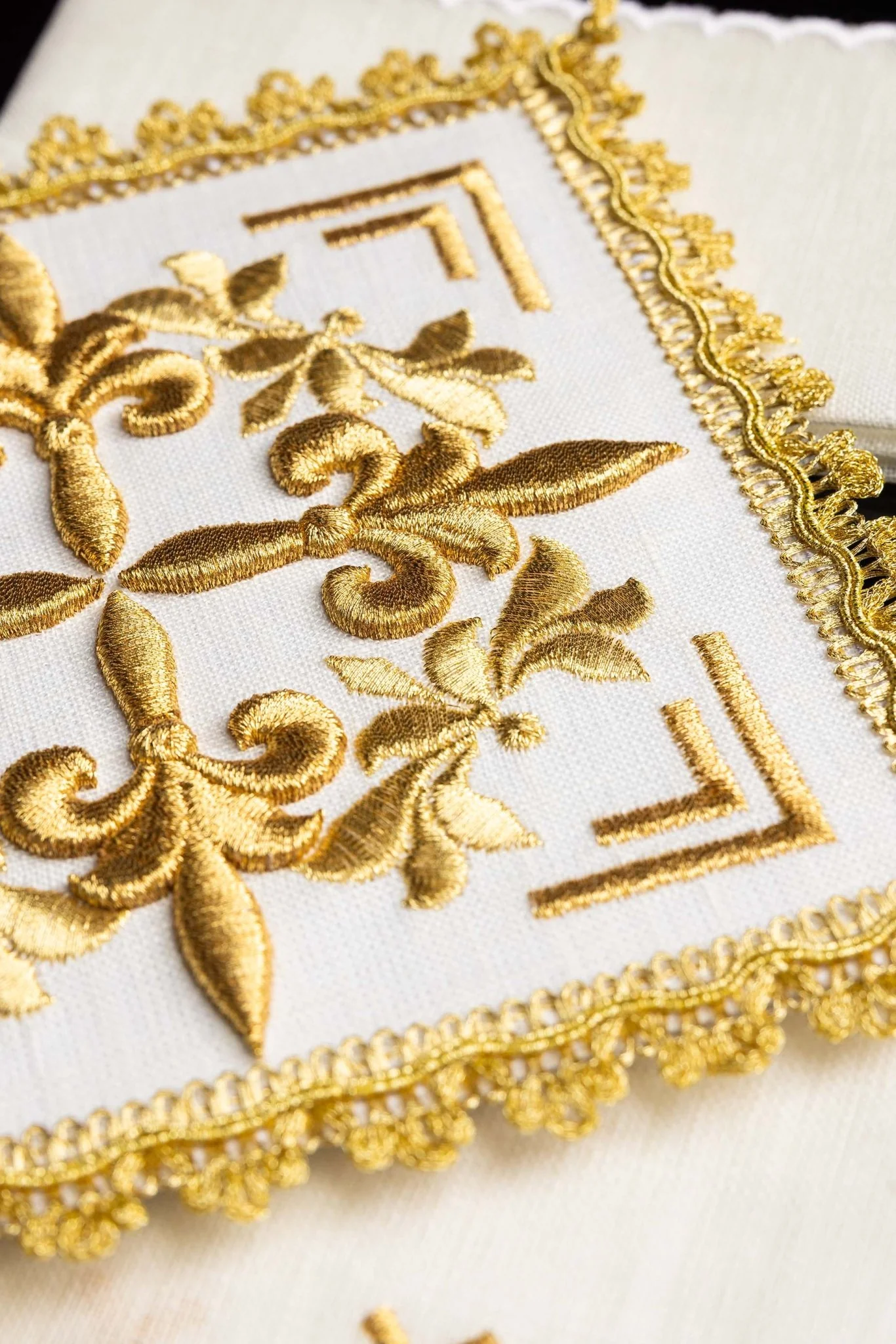 Chalice Linens with Cross Motif - Image 4