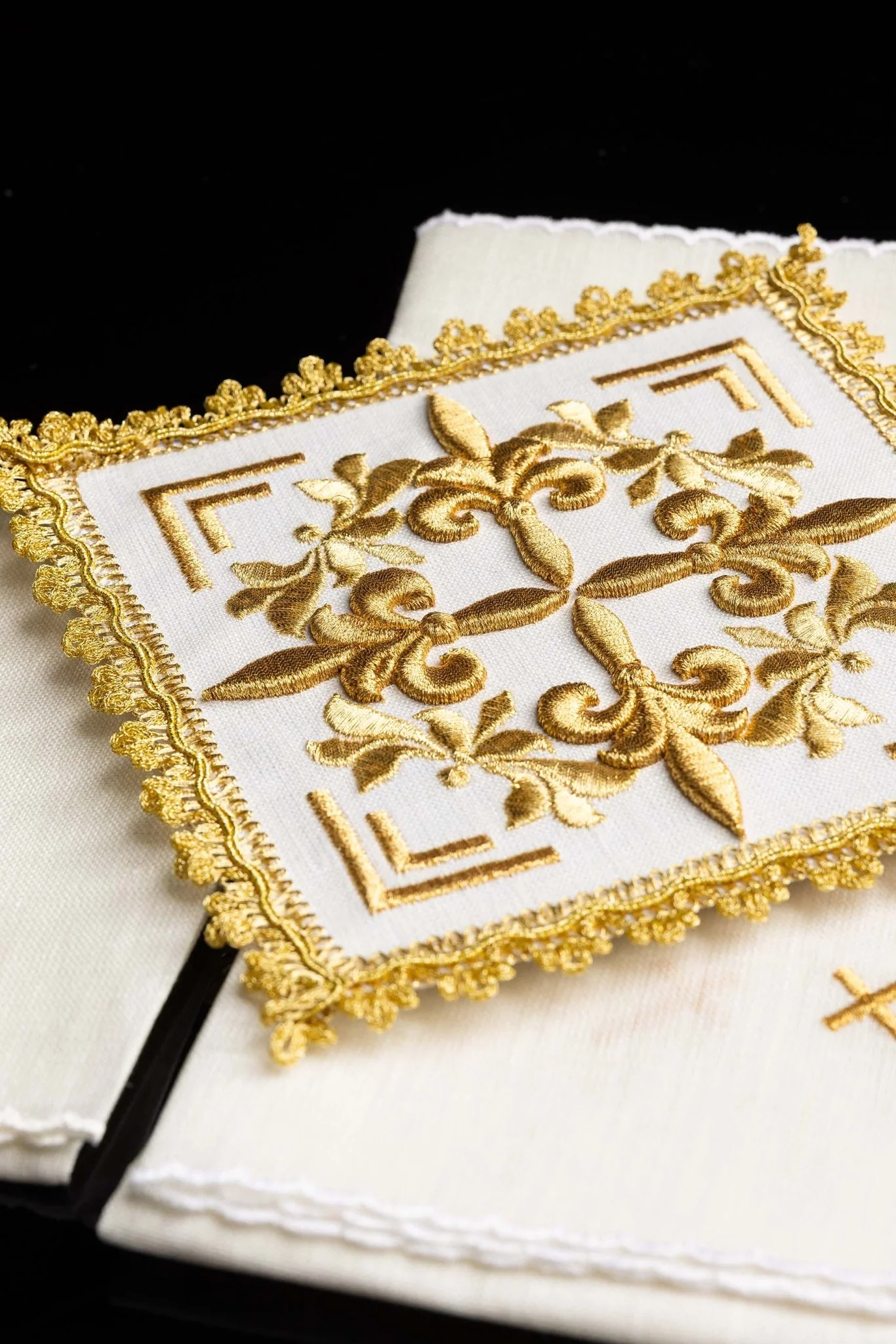 Chalice Linens with Cross Motif - Image 6
