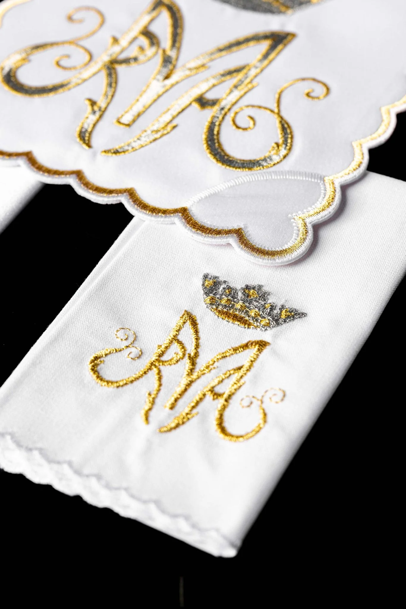 Chalice Linens with gold and silver Marian Embroidery - Image 4