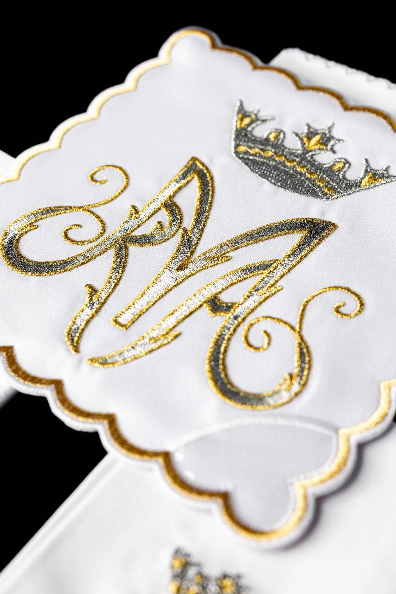 Chalice Linens with gold and silver Marian Embroidery - Image 5