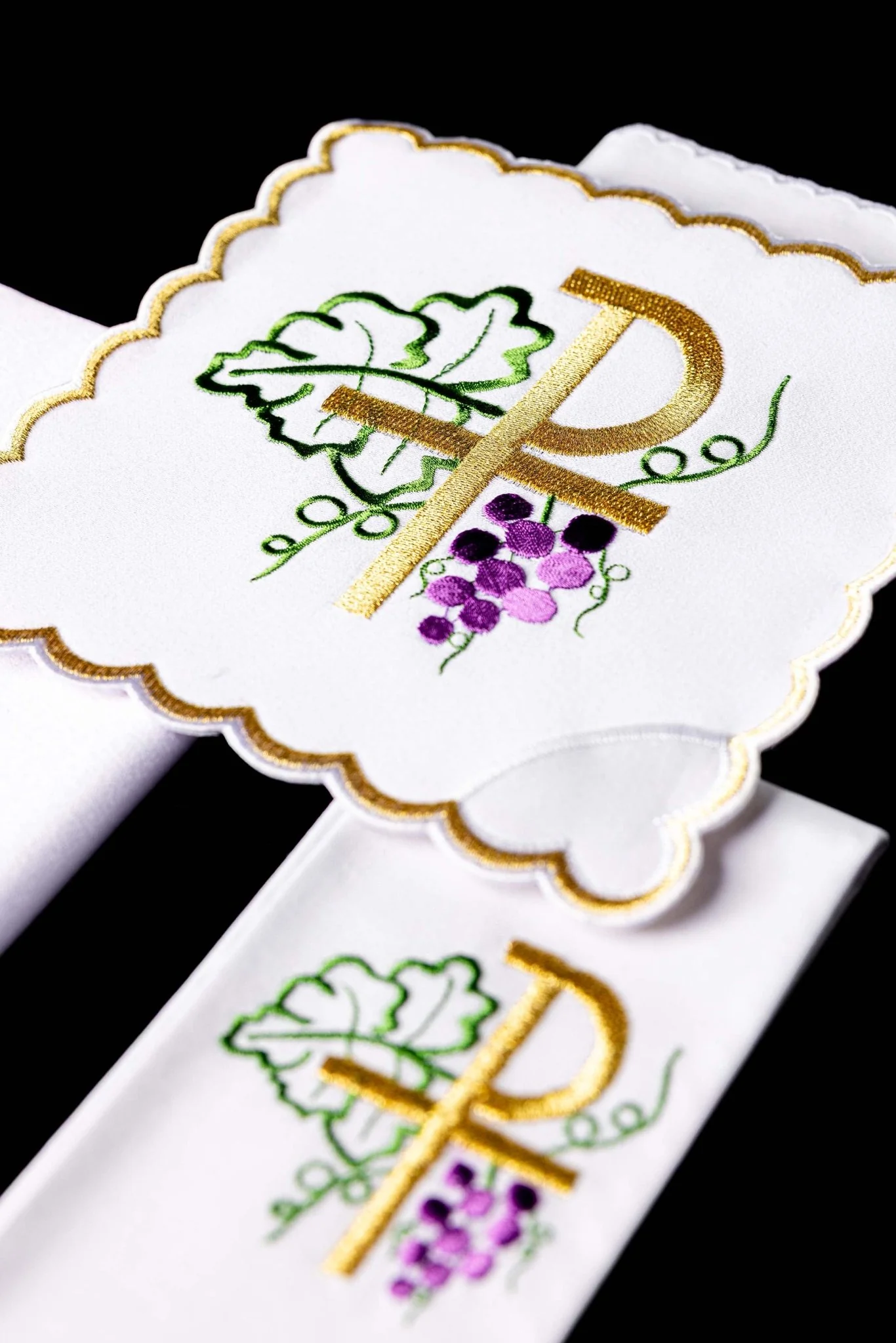 Chalice Linens with PAX and Grapevine Embroidery - Image 2