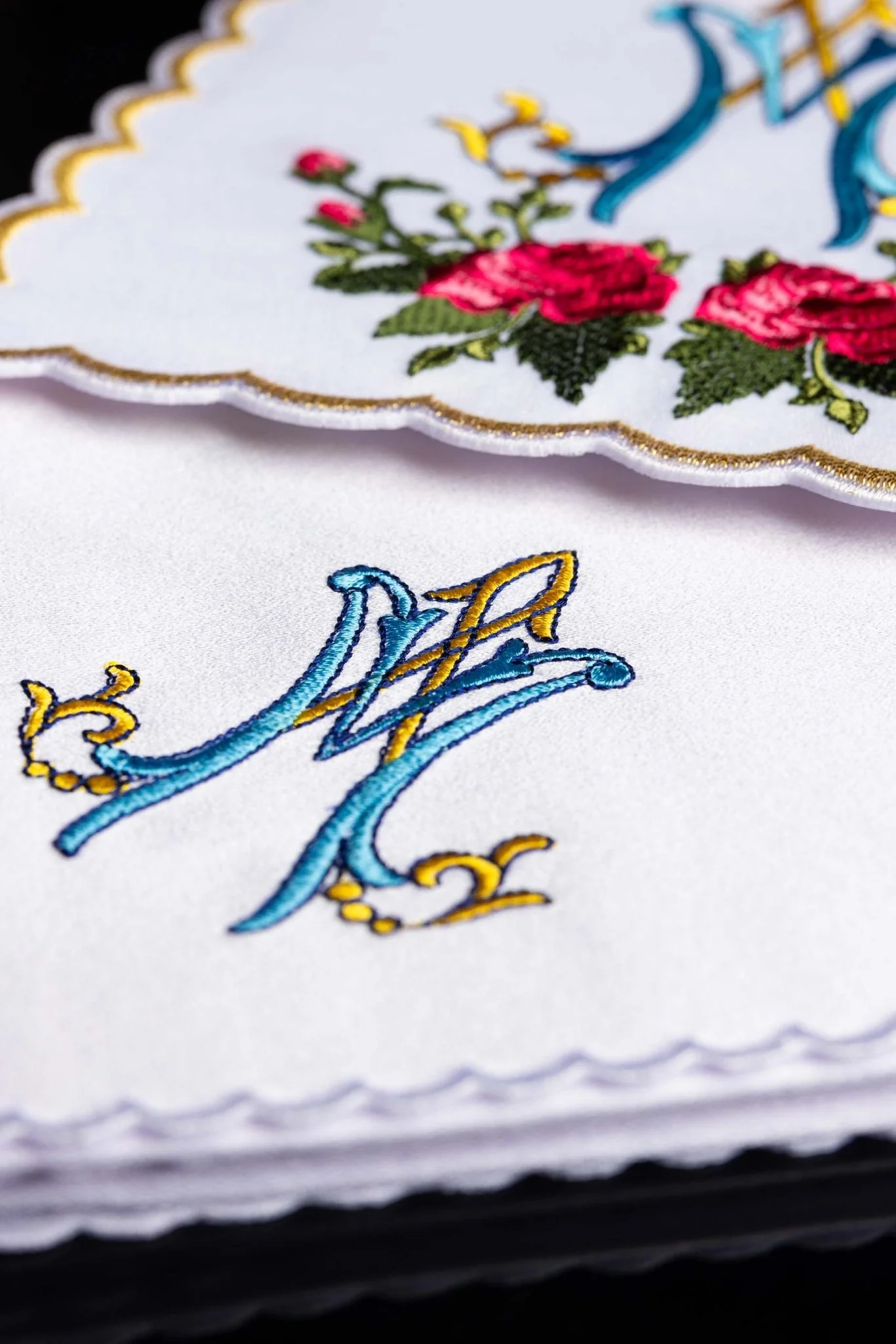 Chalice Linens with red and blue Marian Embroidery - Image 3