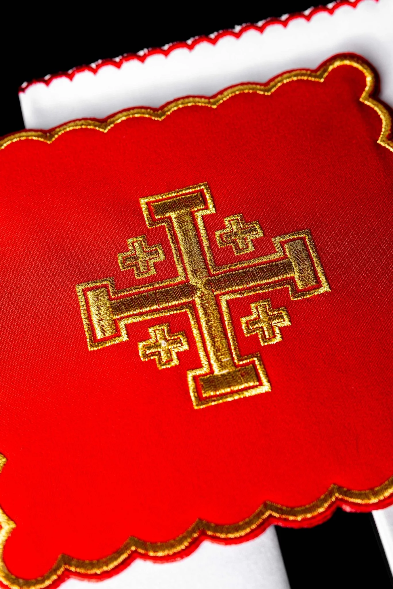 Chalice Set with red Pall and Jerusalem Cross embroidery - Image 2