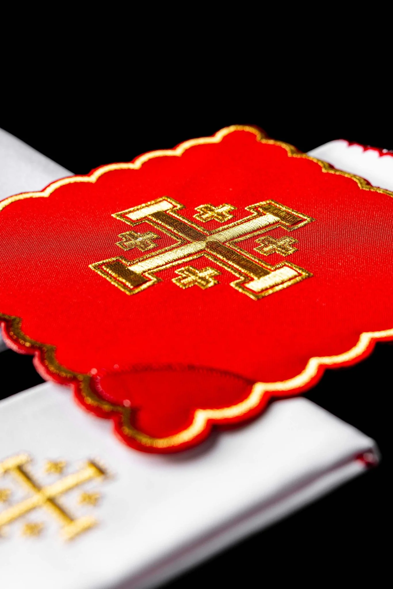 Chalice Set with red Pall and Jerusalem Cross embroidery - Image 4