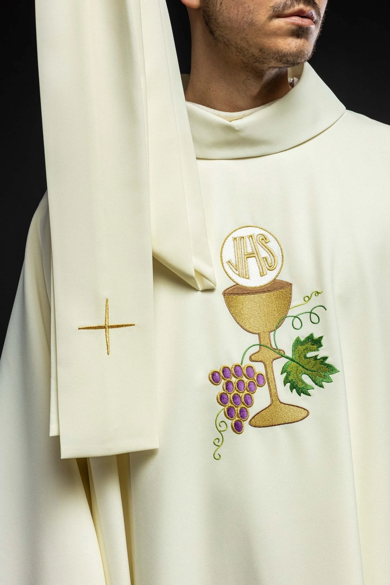 Chasuble Chalice Cross and Grapes in ecru - Image 4