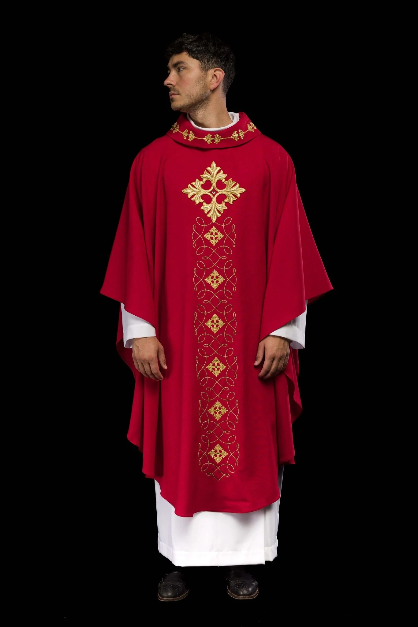 Chasuble embroidered with cord and stones - Image 2