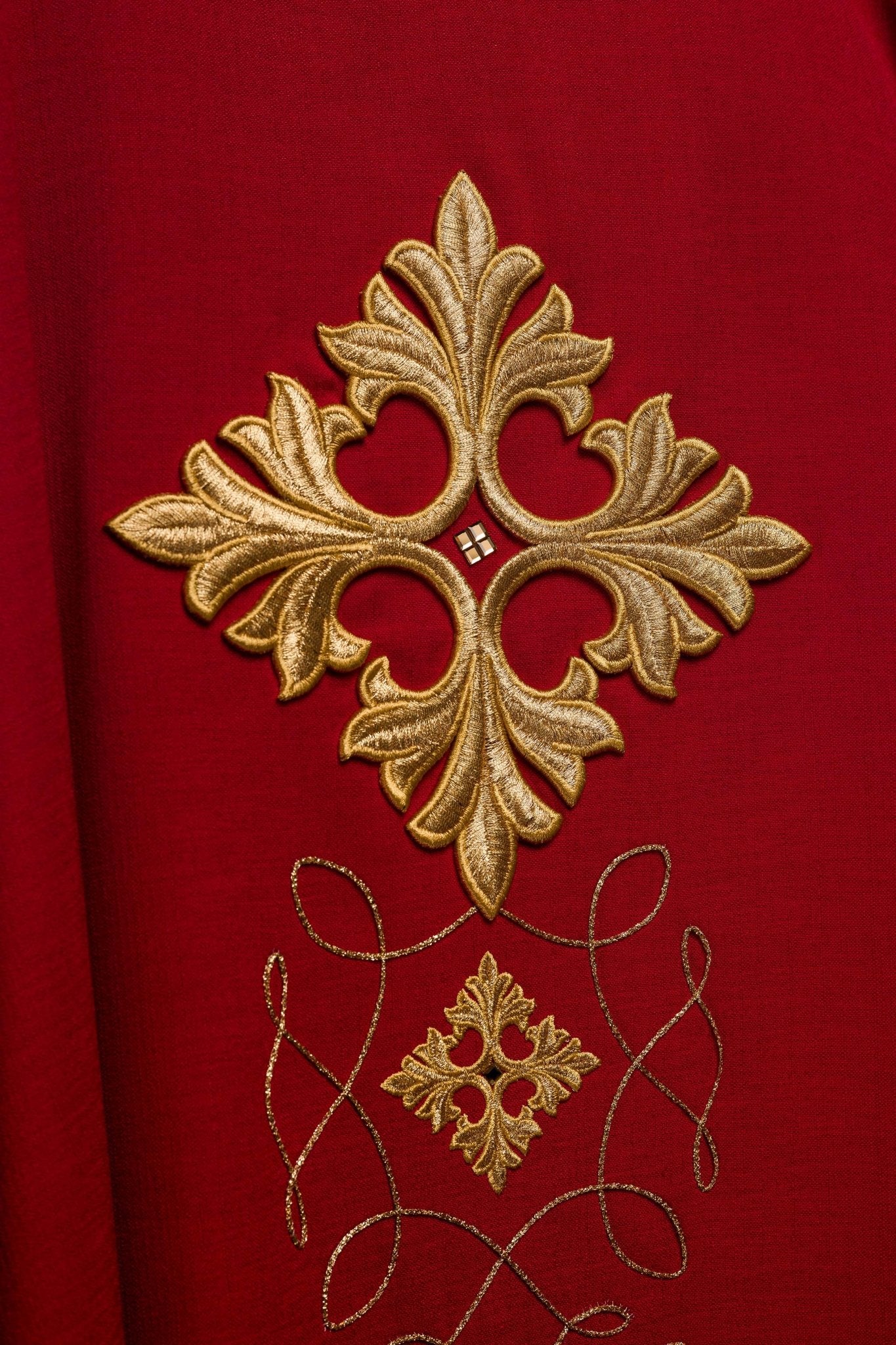 Chasuble embroidered with cord and stones - Image 8