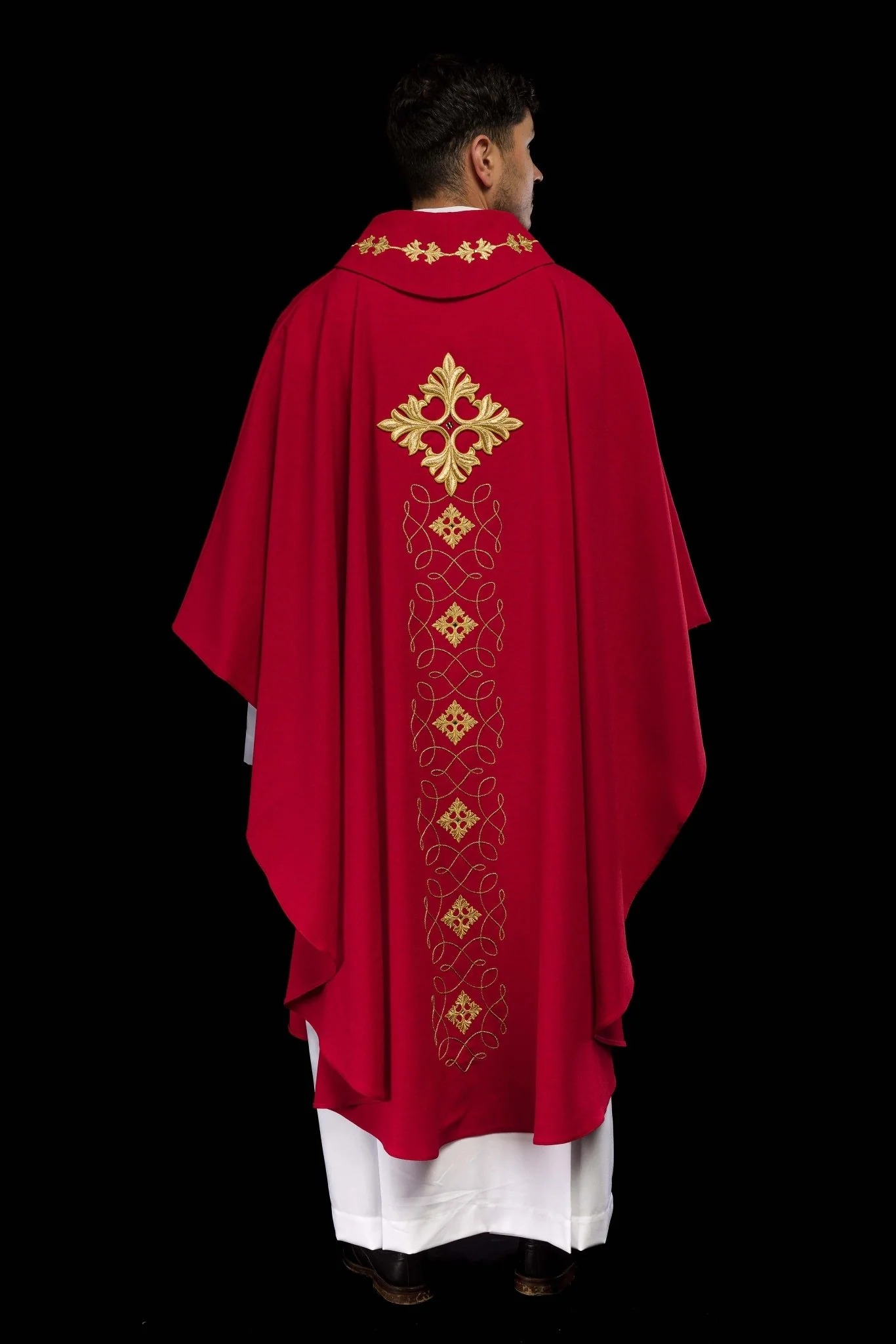 Chasuble embroidered with cord and stones - Image 9