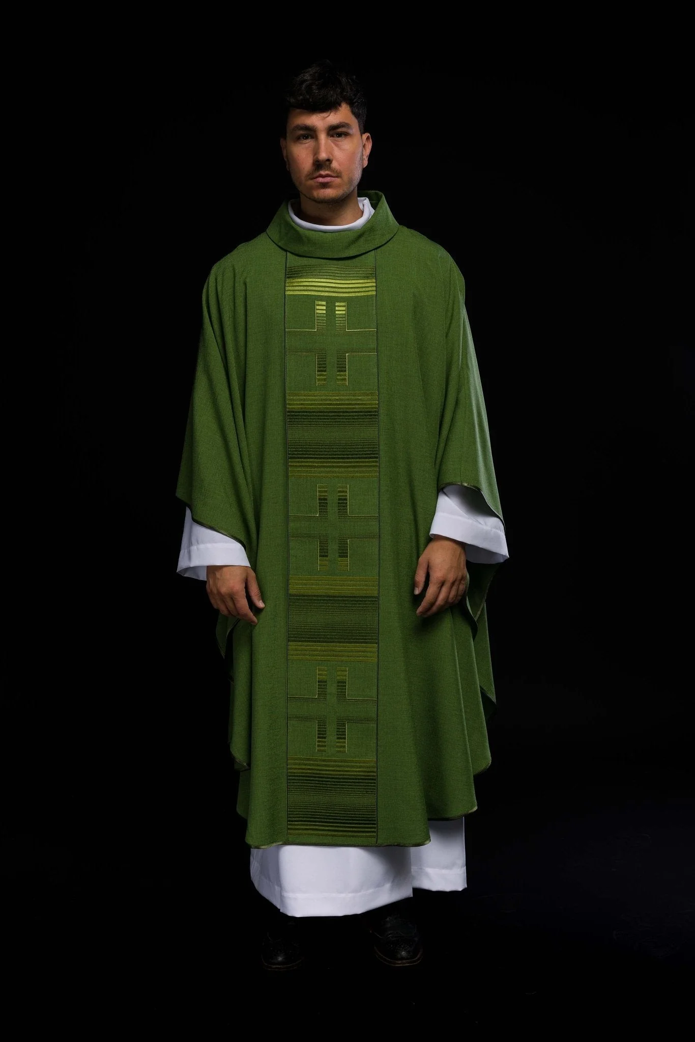 Chasuble embroidered with Crosses in green - Image 2