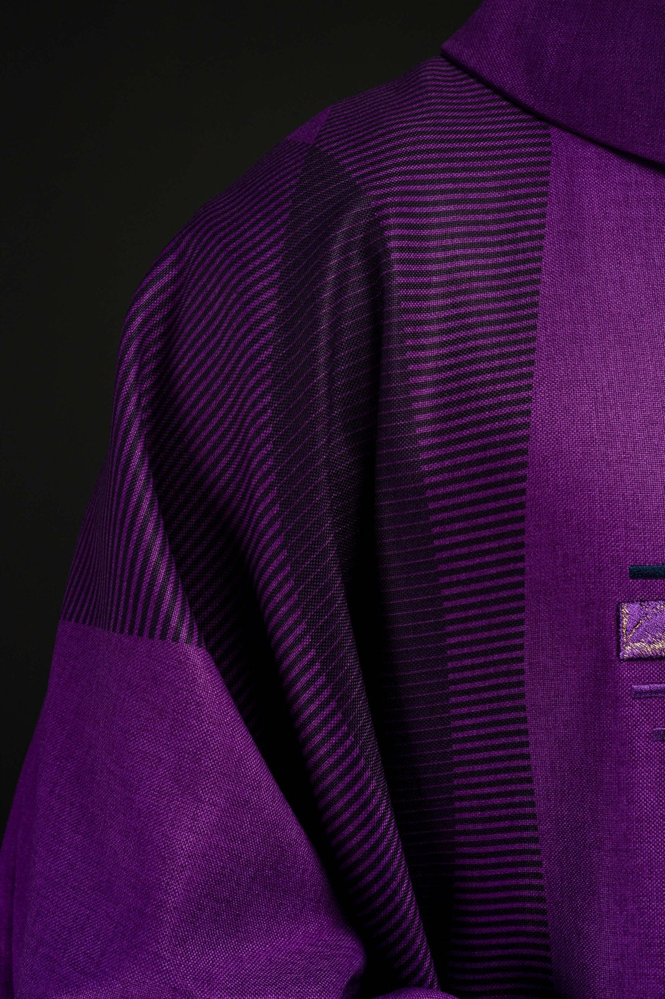 Purple chasuble with embroidery and print - Image 4
