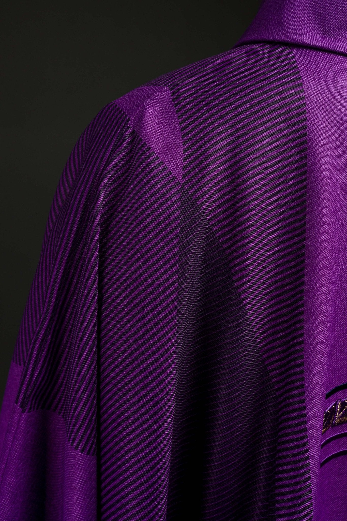 Purple chasuble with embroidery and print - Image 7