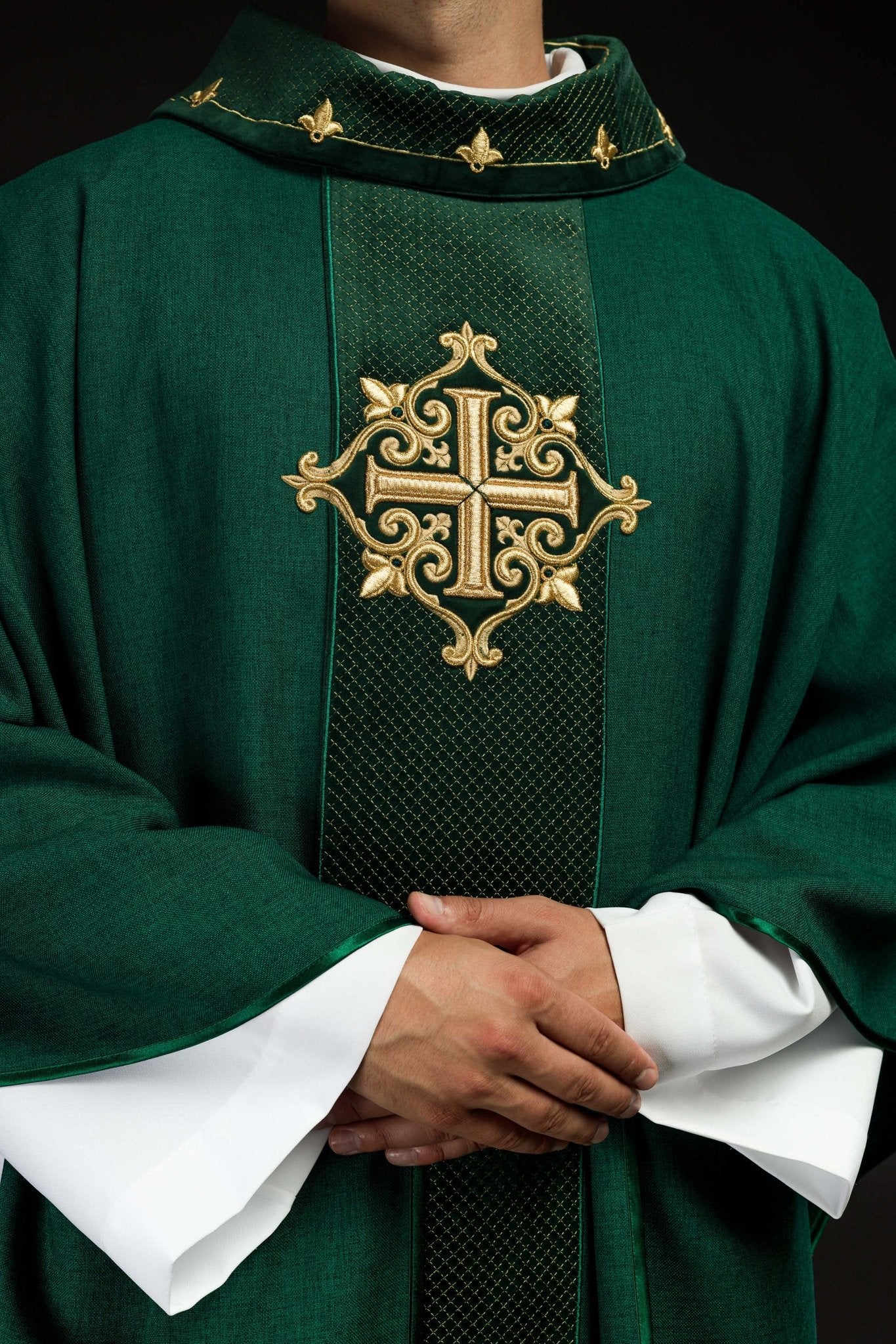 Chasuble embroidered with Green Cross - Image 4