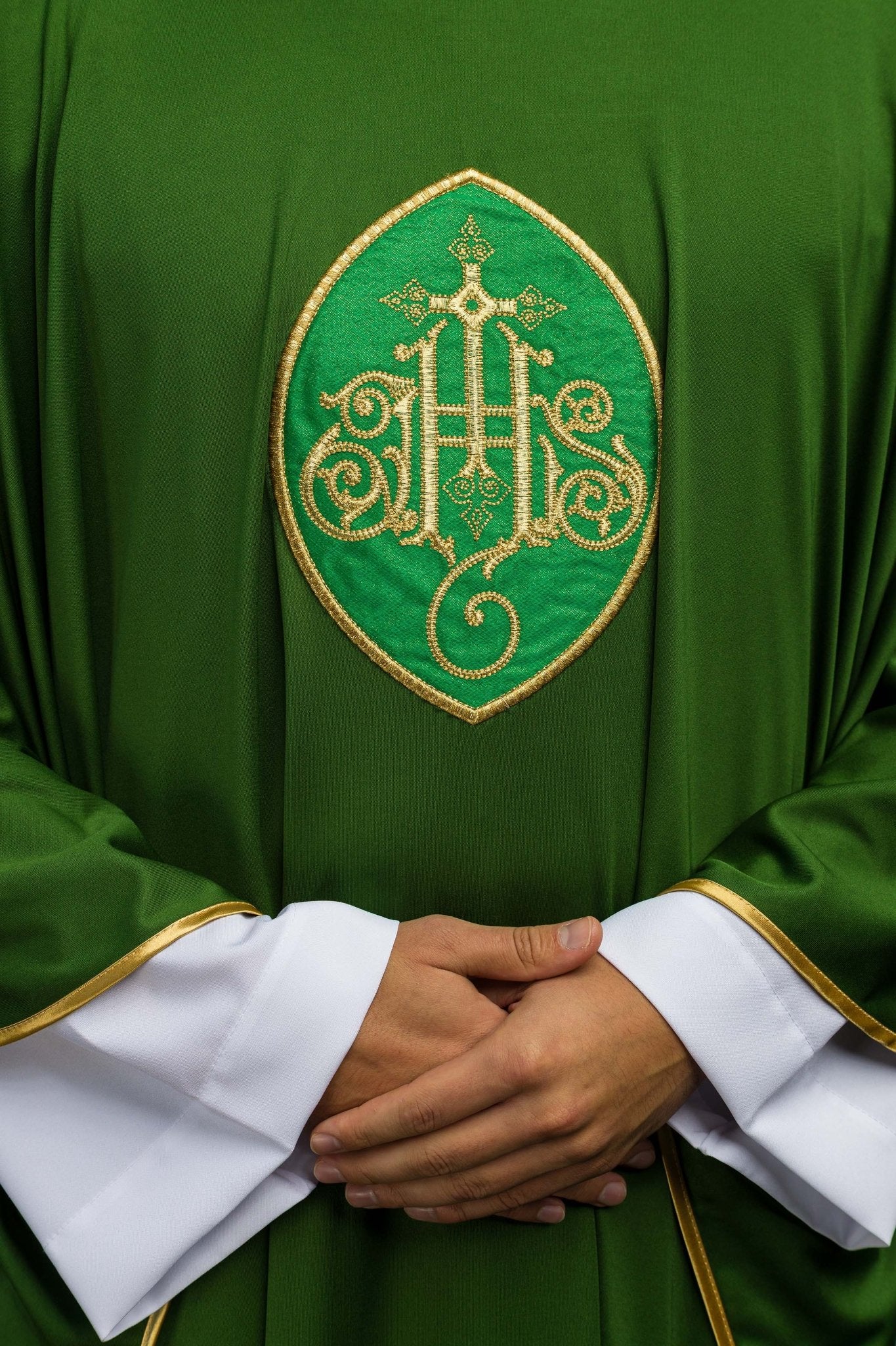Chasuble embroidered with IHS lightweight SACROLITE knit fabric - Image 3