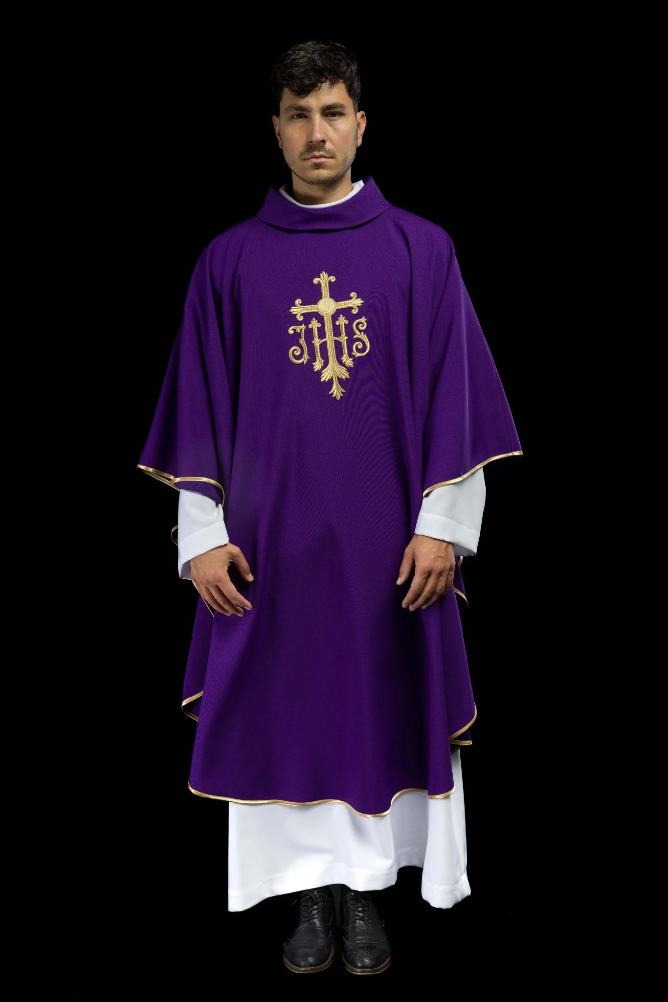 Chasuble embroidered with IHS symbol in purple - Image 2