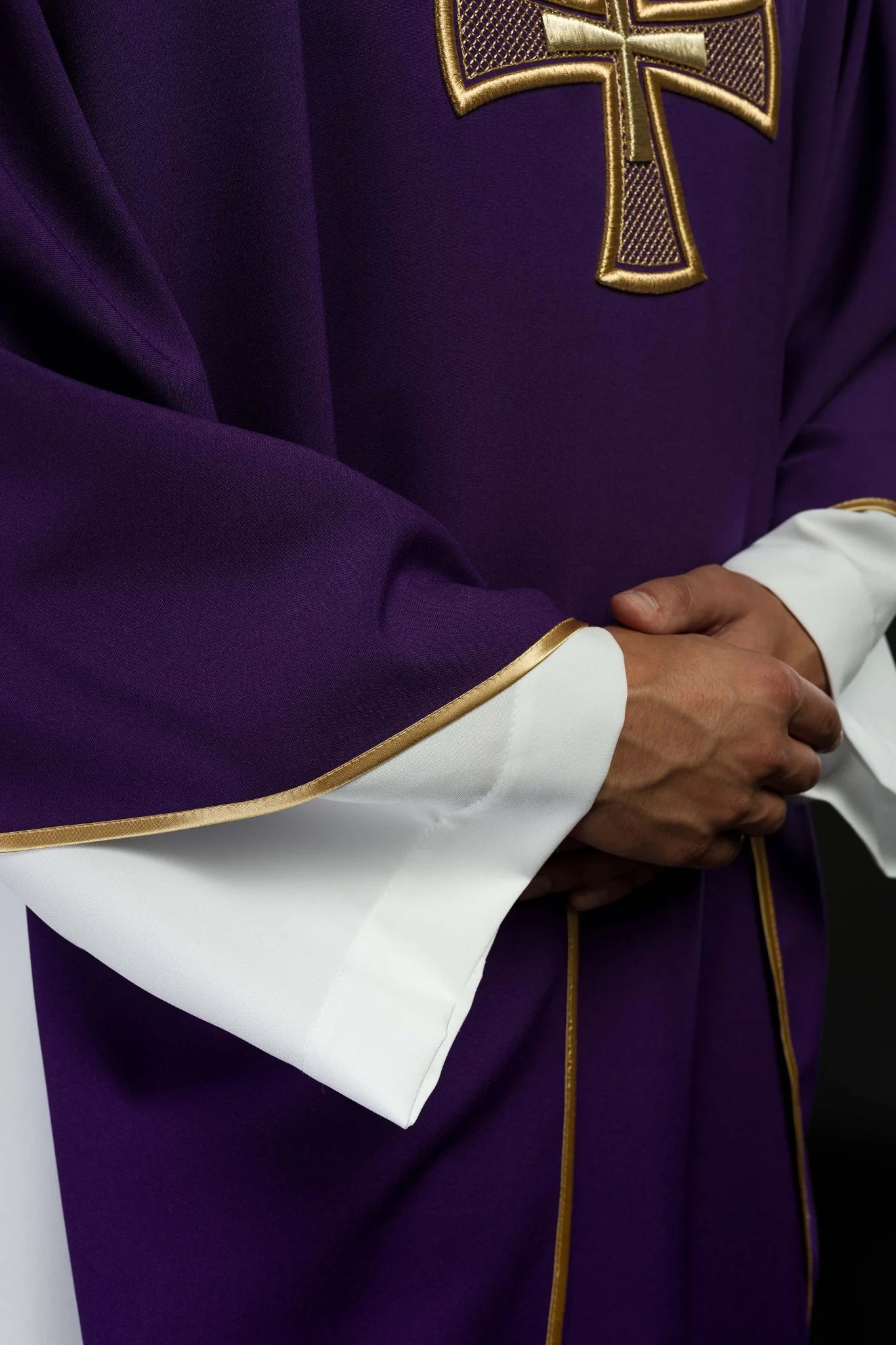 Chasuble embroidered with Purple Cross - Image 4