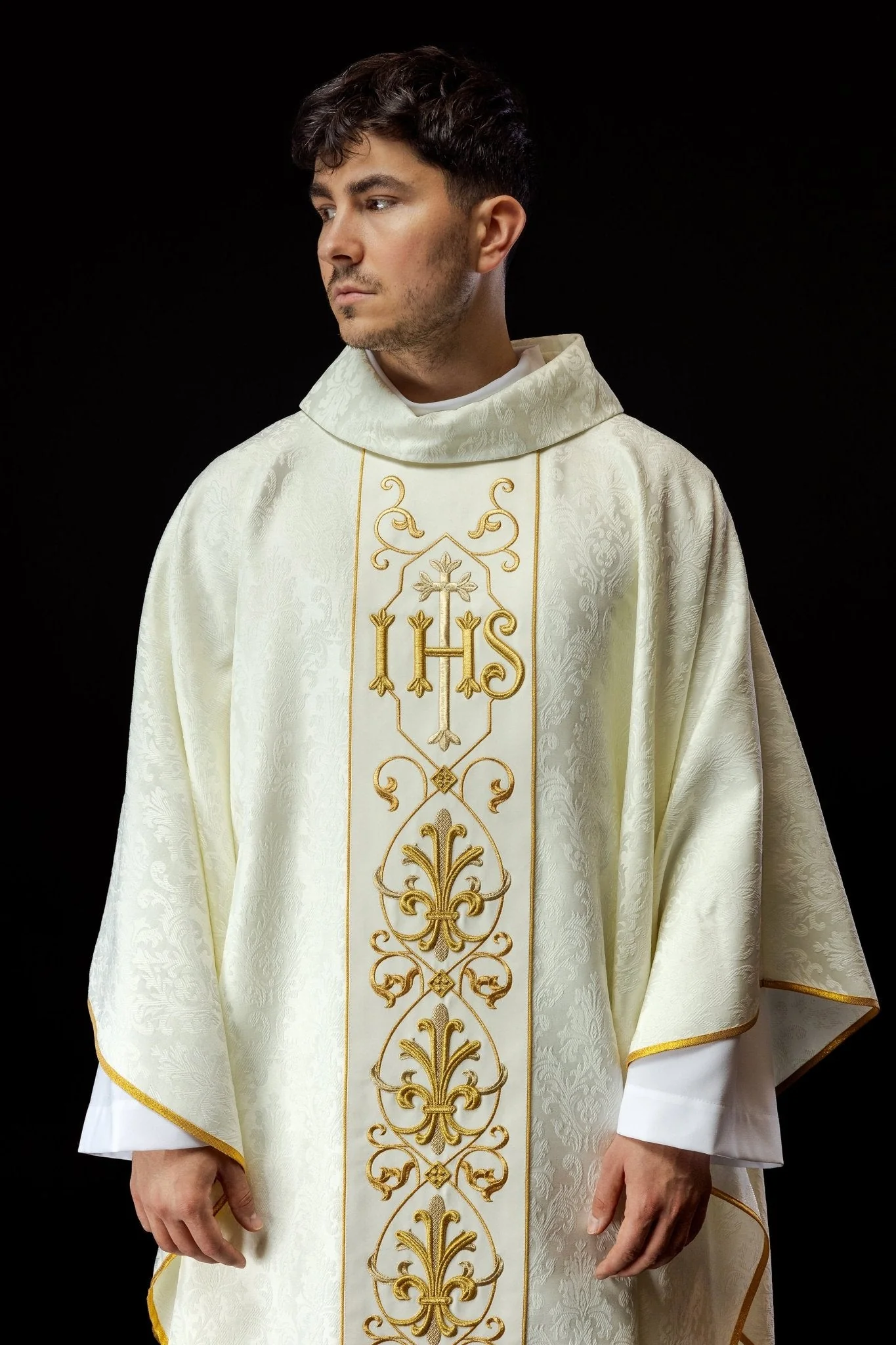 Ecru chasuble made of jaquard texture