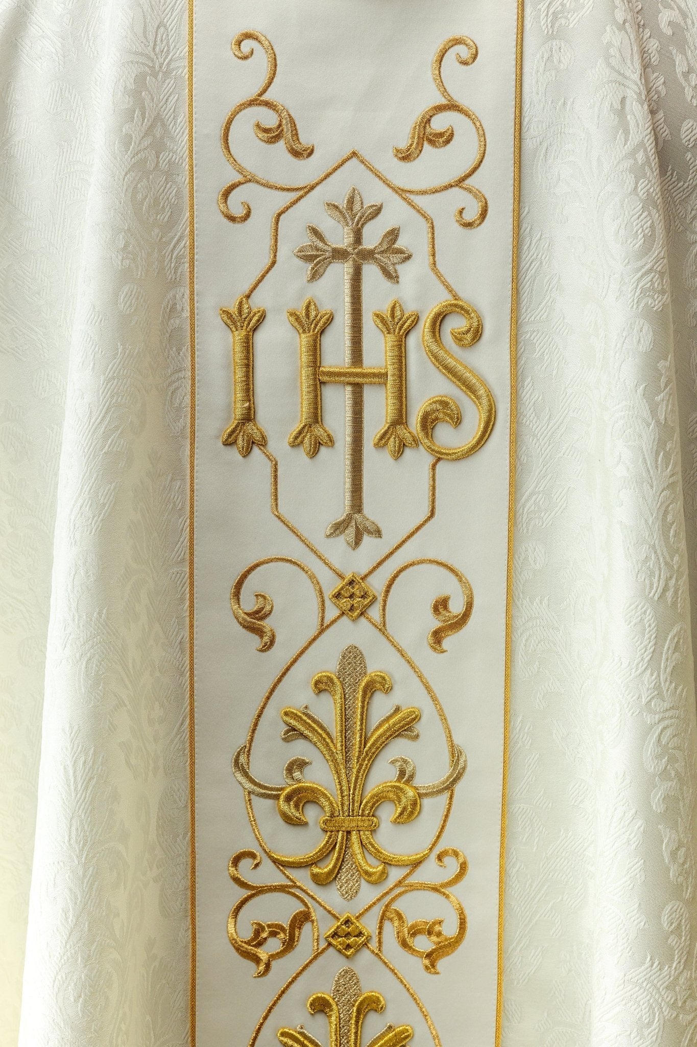 Ecru chasuble made of jaquard texture - Image 3