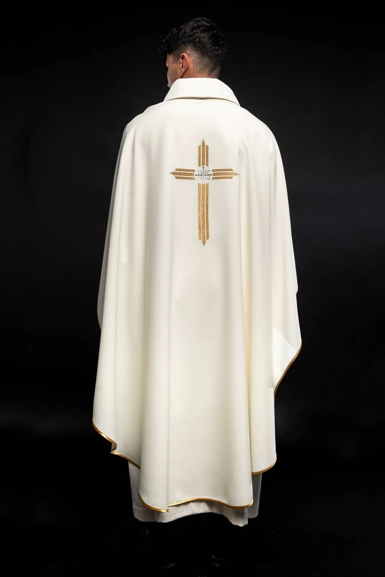 Chasuble embroidered with the symbol of Cross IHS - Image 4