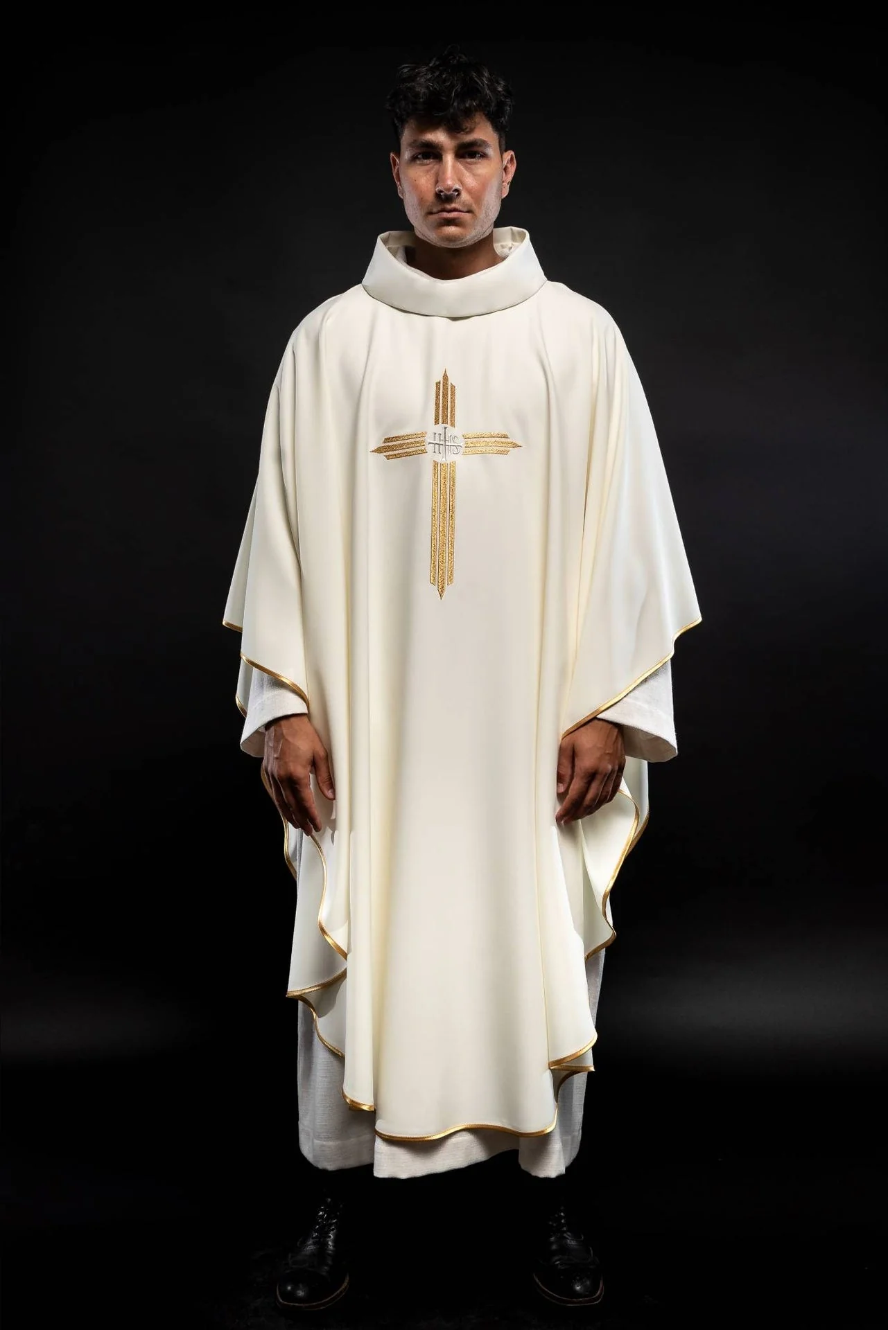 Chasuble embroidered with the symbol of Cross IHS - Image 6