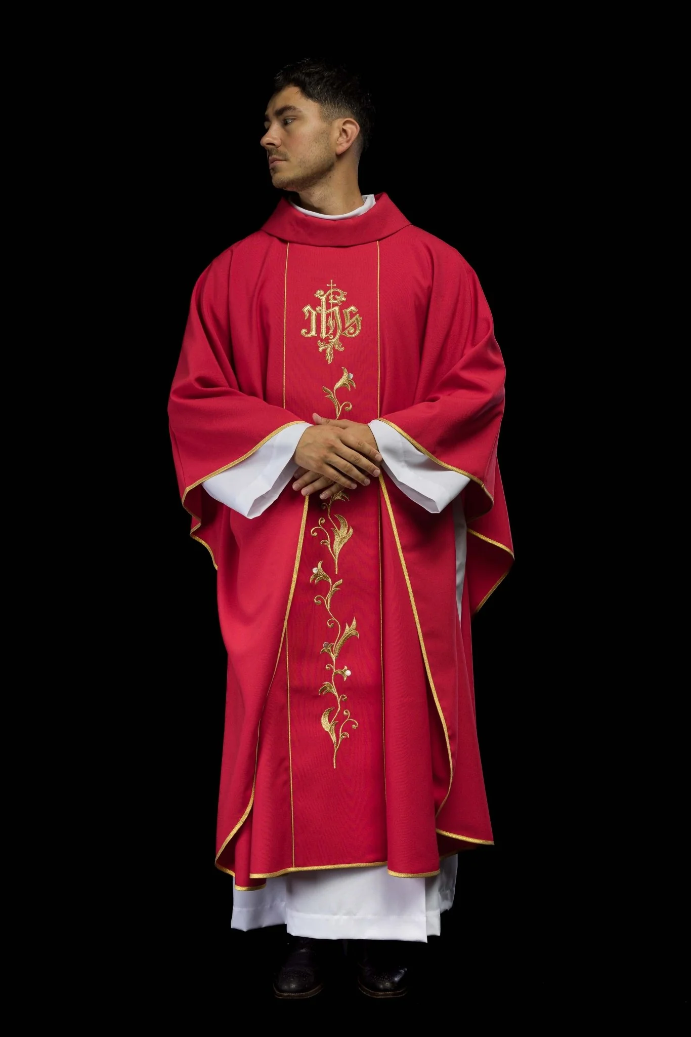 Chasuble in invory with JHS and floral motif - Image 9