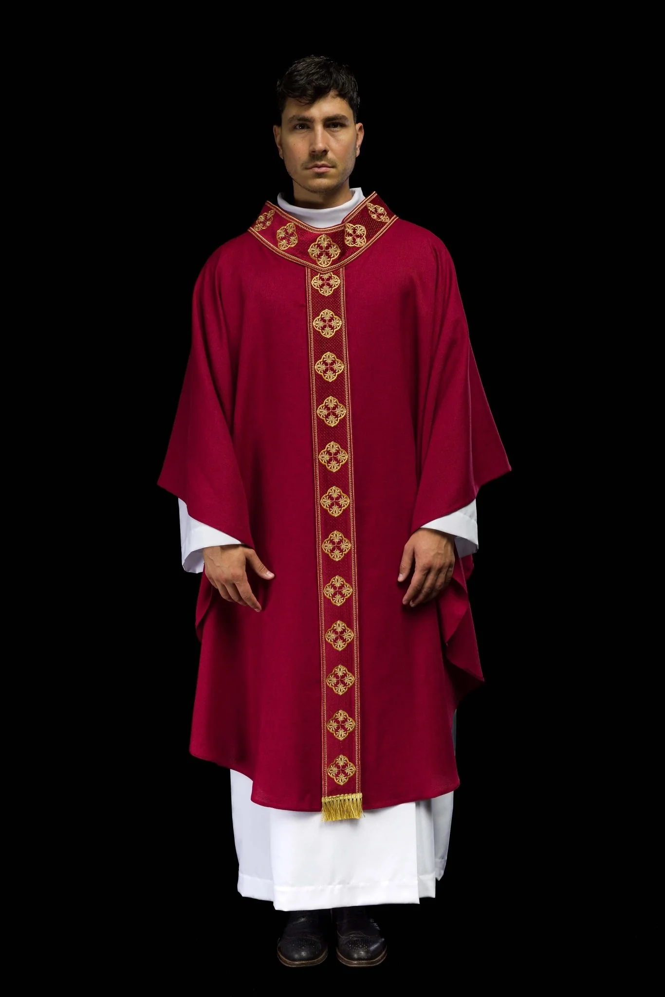 Chasuble in red with embroidered belt and crosses on the collar - Image 2