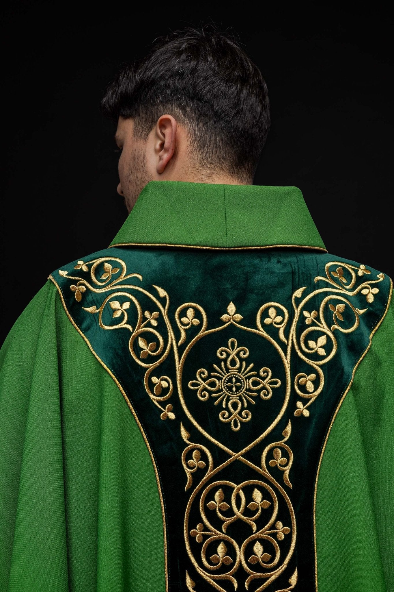 Chasuble made from green velvet fabric with gold embroidery - Image 7