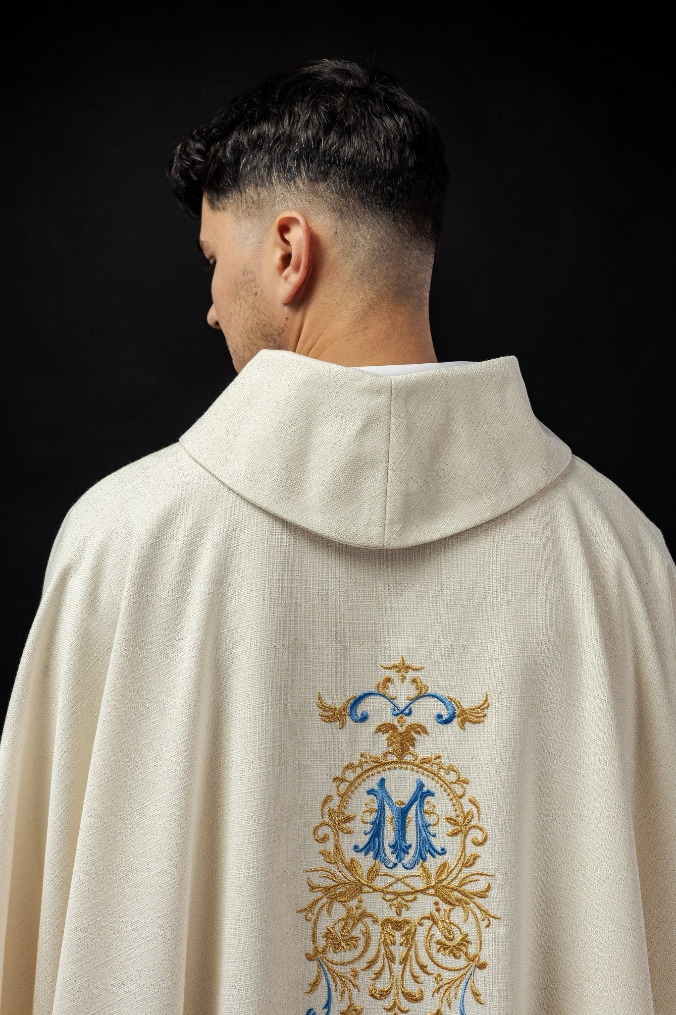 Chasuble of brocade fabric with embroidered symbol of the Virgin Mary - Image 5