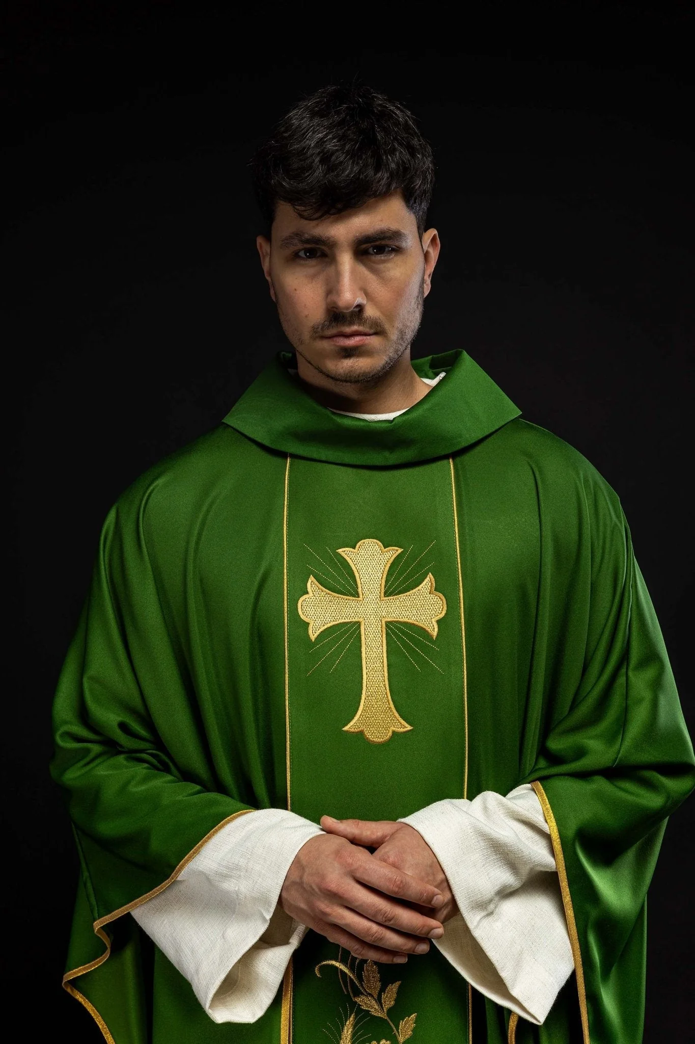 Chasuble with embroidered cross and ears of corn in green - Image 2
