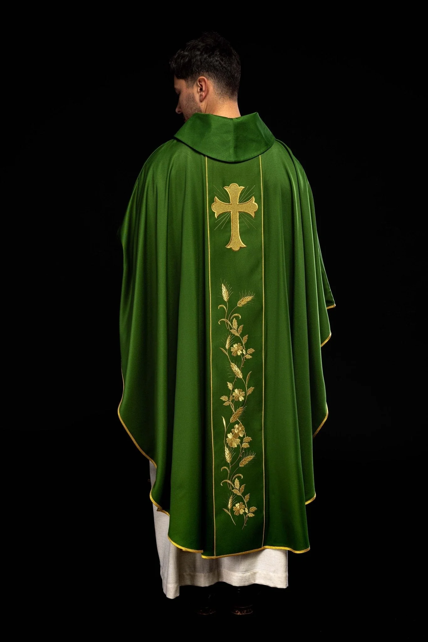 Chasuble with embroidered cross and ears of corn in green - Image 7