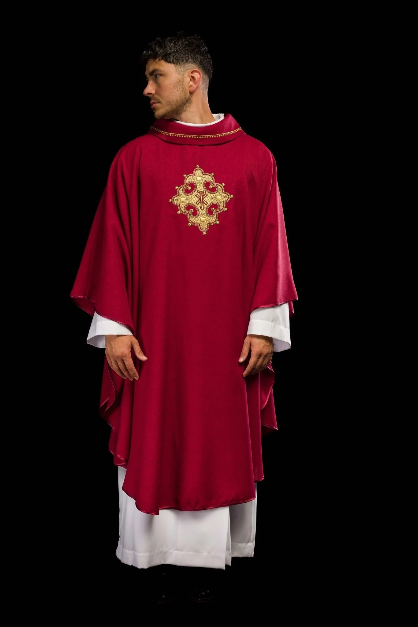 Chasuble with embroidered cross and gold trim on collar in red - Image 7