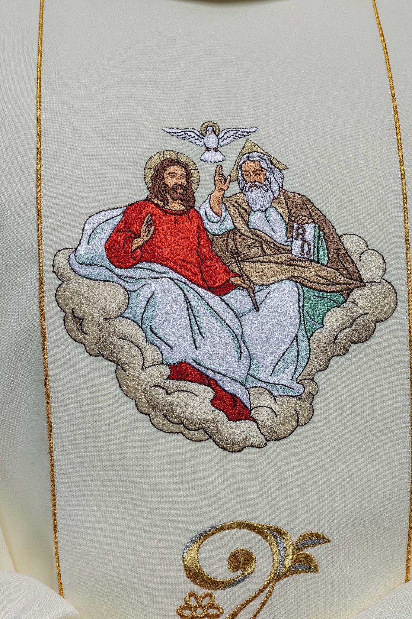 Chasuble with embroidered image of the Holy Trinity - Image 3