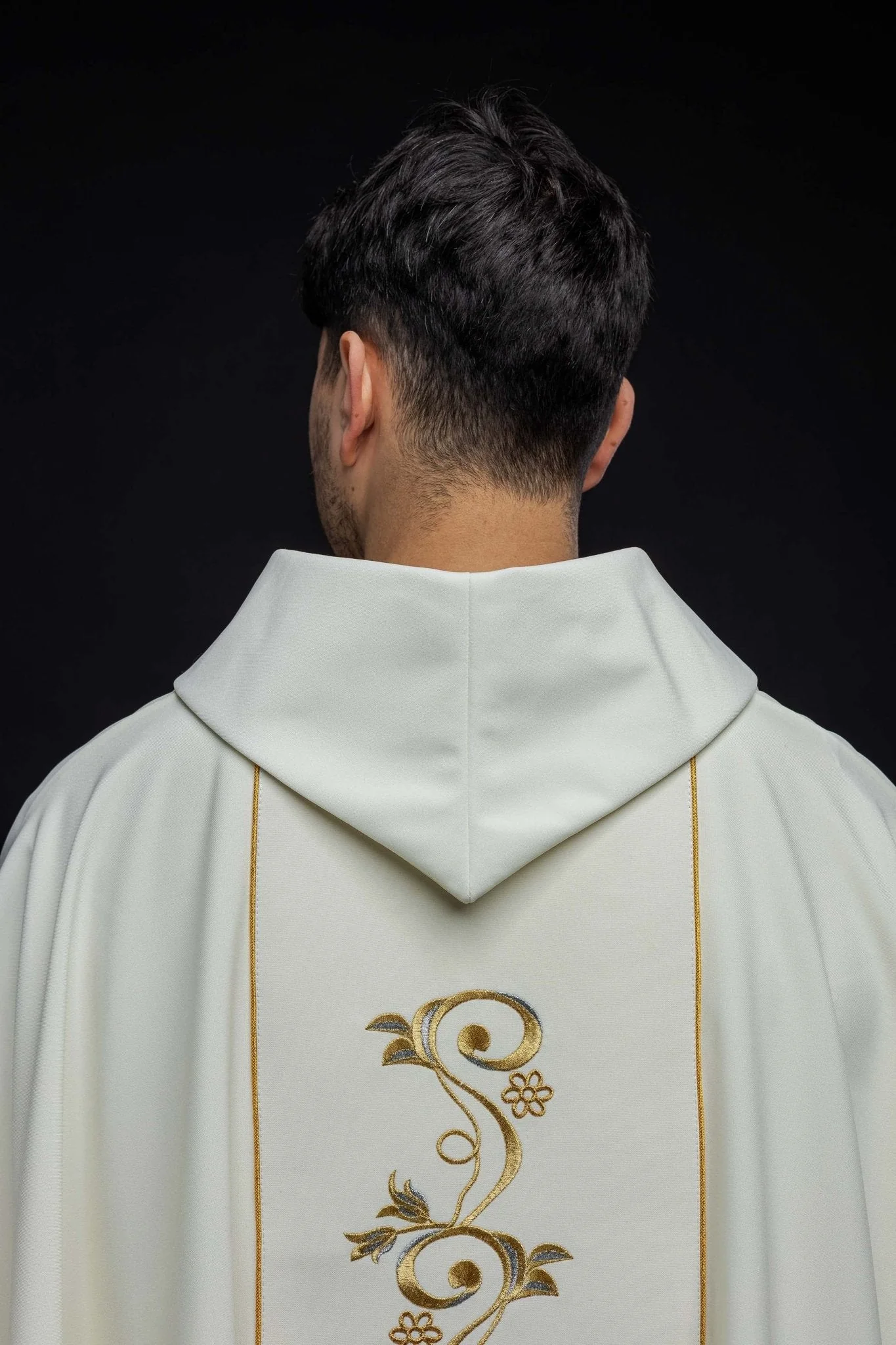 Chasuble with embroidered image of the Holy Trinity - Image 7