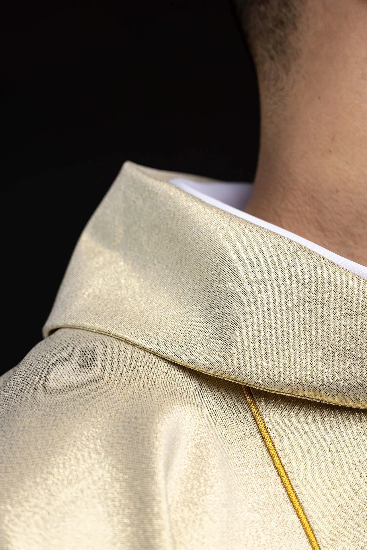 Chasuble with Eucharistic chalice embroidery in gold - Image 6