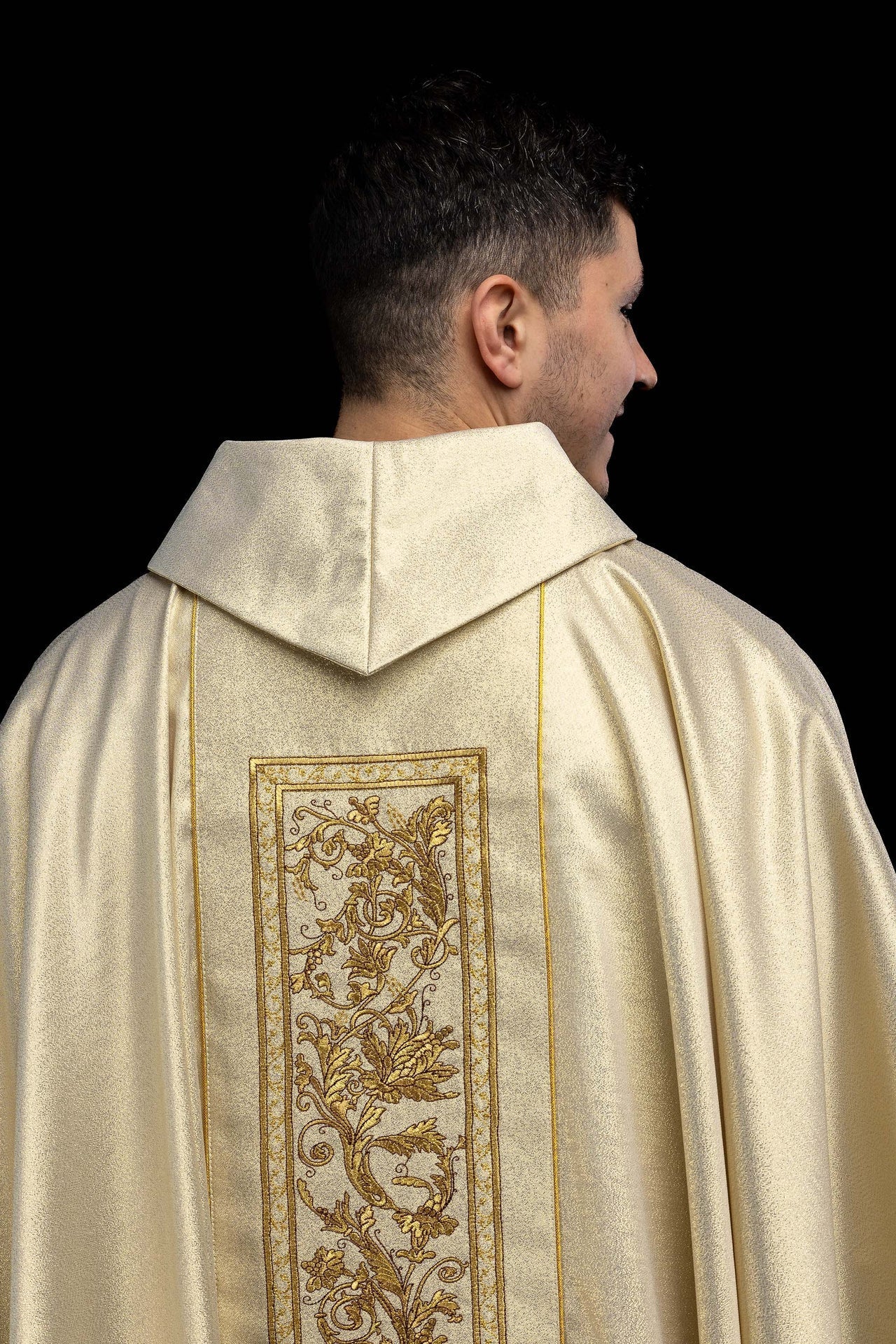 Chasuble with Eucharistic chalice embroidery in gold - Image 7