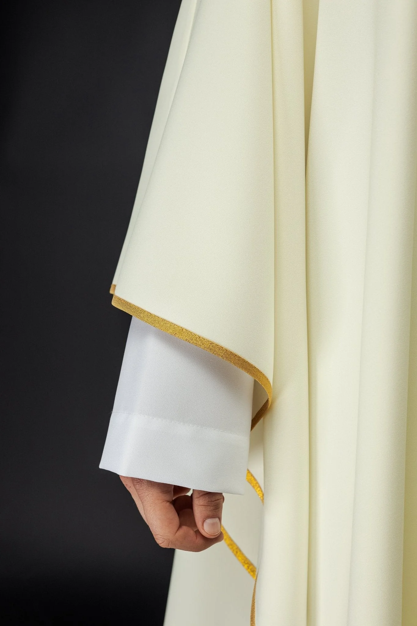Chasuble with Our Lady of Fatima embroidery - Image 4