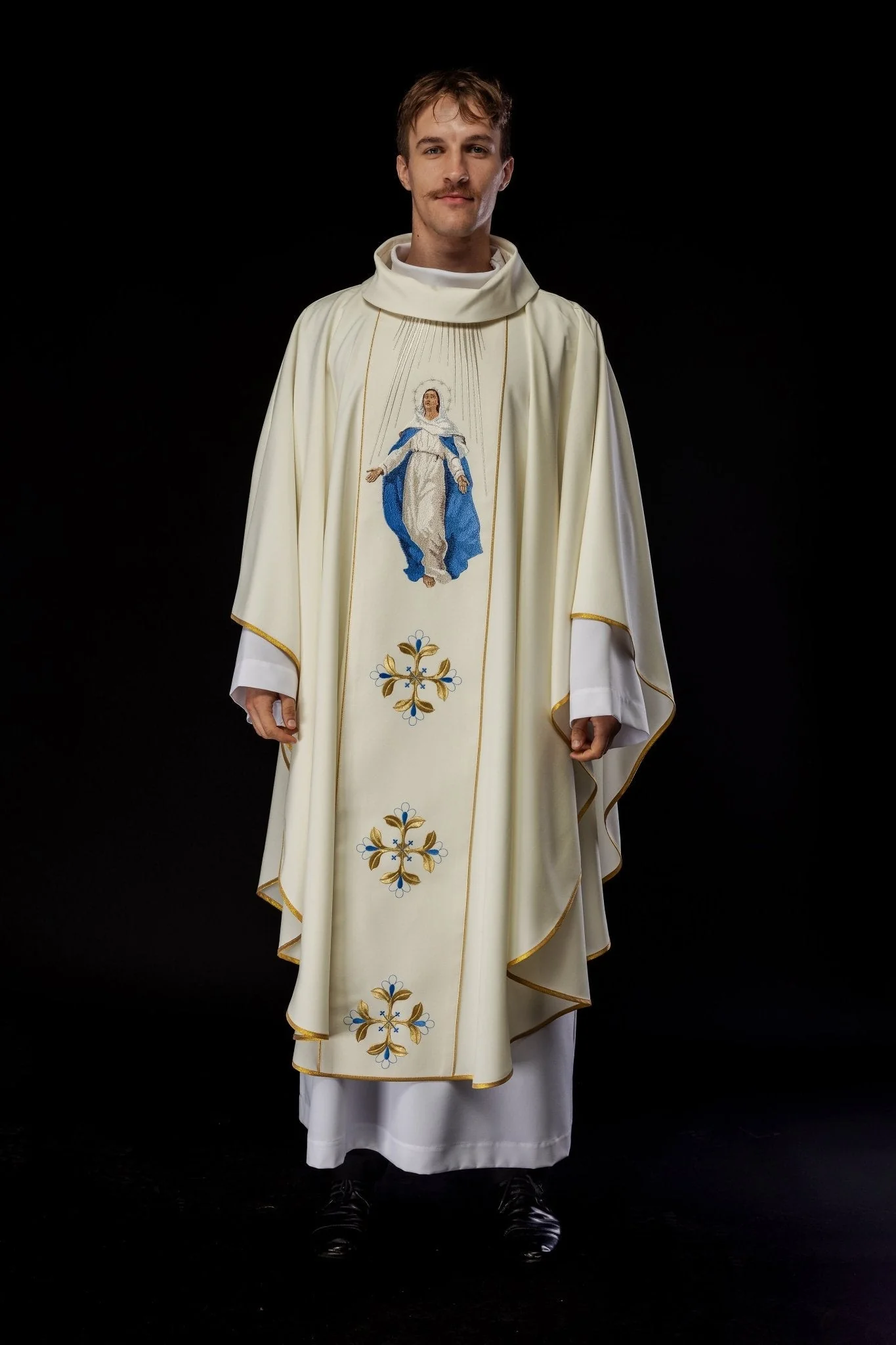 Chasuble with Our Lady of the Assumption embroidery - Image 2