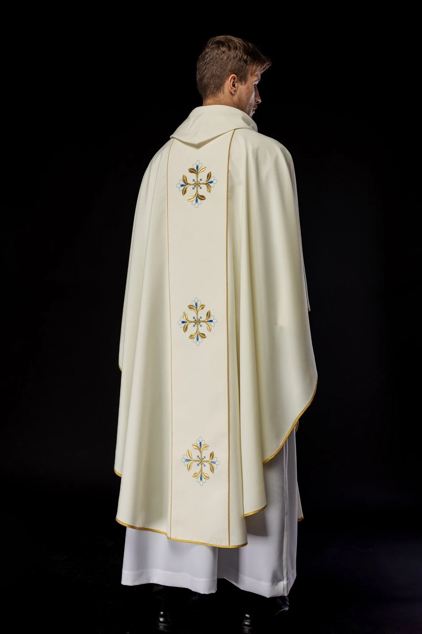 Chasuble with Our Lady of the Assumption embroidery - Image 8