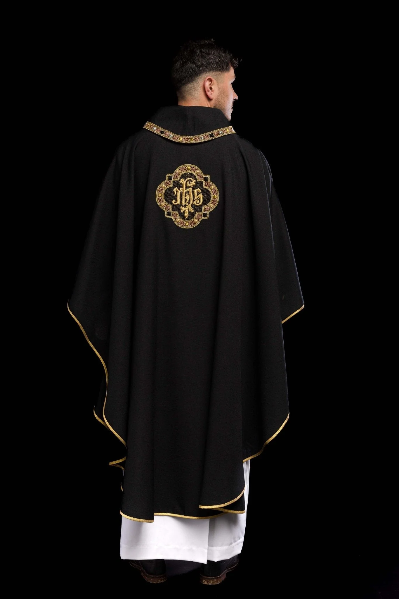 Chasuble with rich IHS embroidery and a colored collar black - Image 6