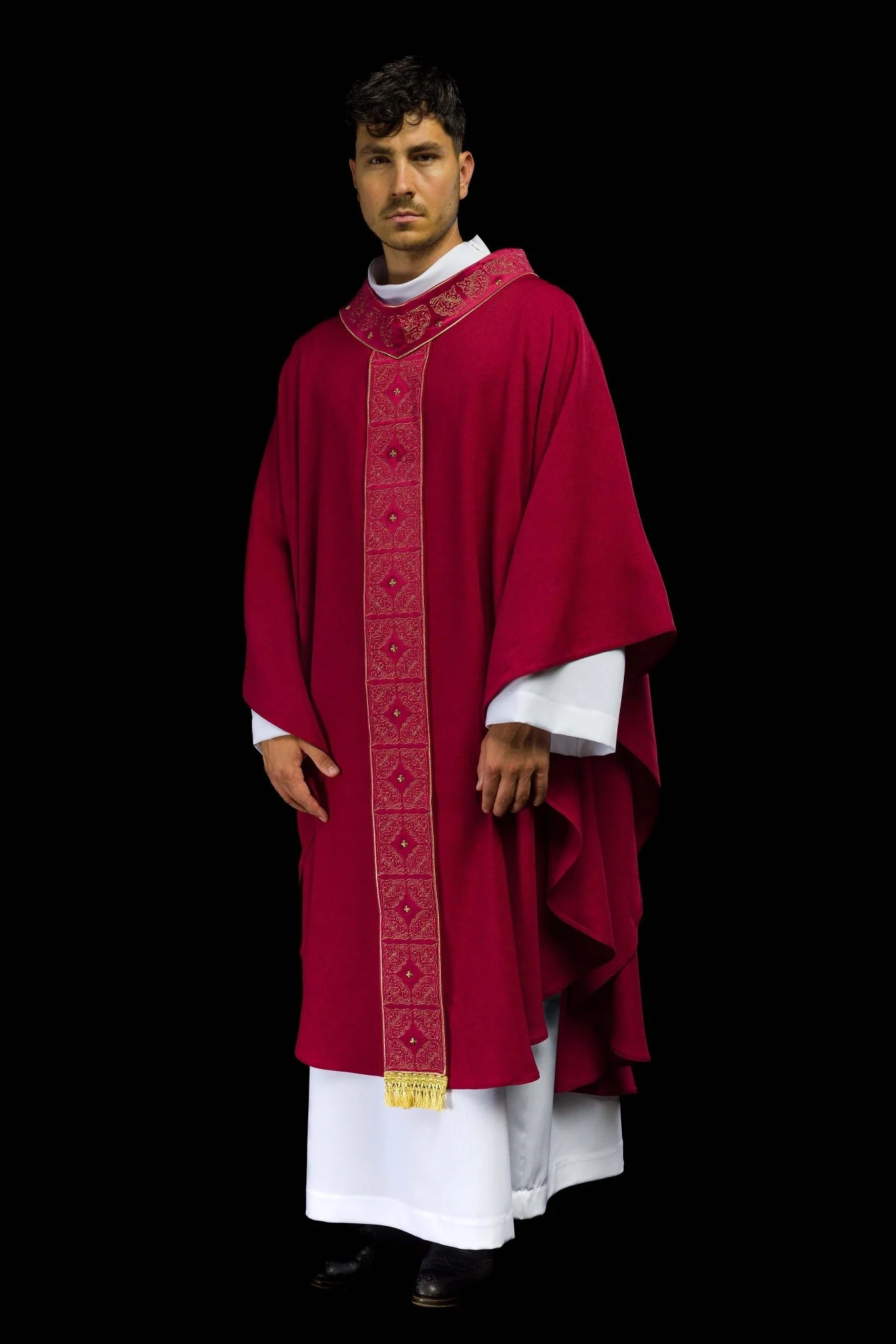 Chasuble with richly embroidered belt and collar in red - Image 2