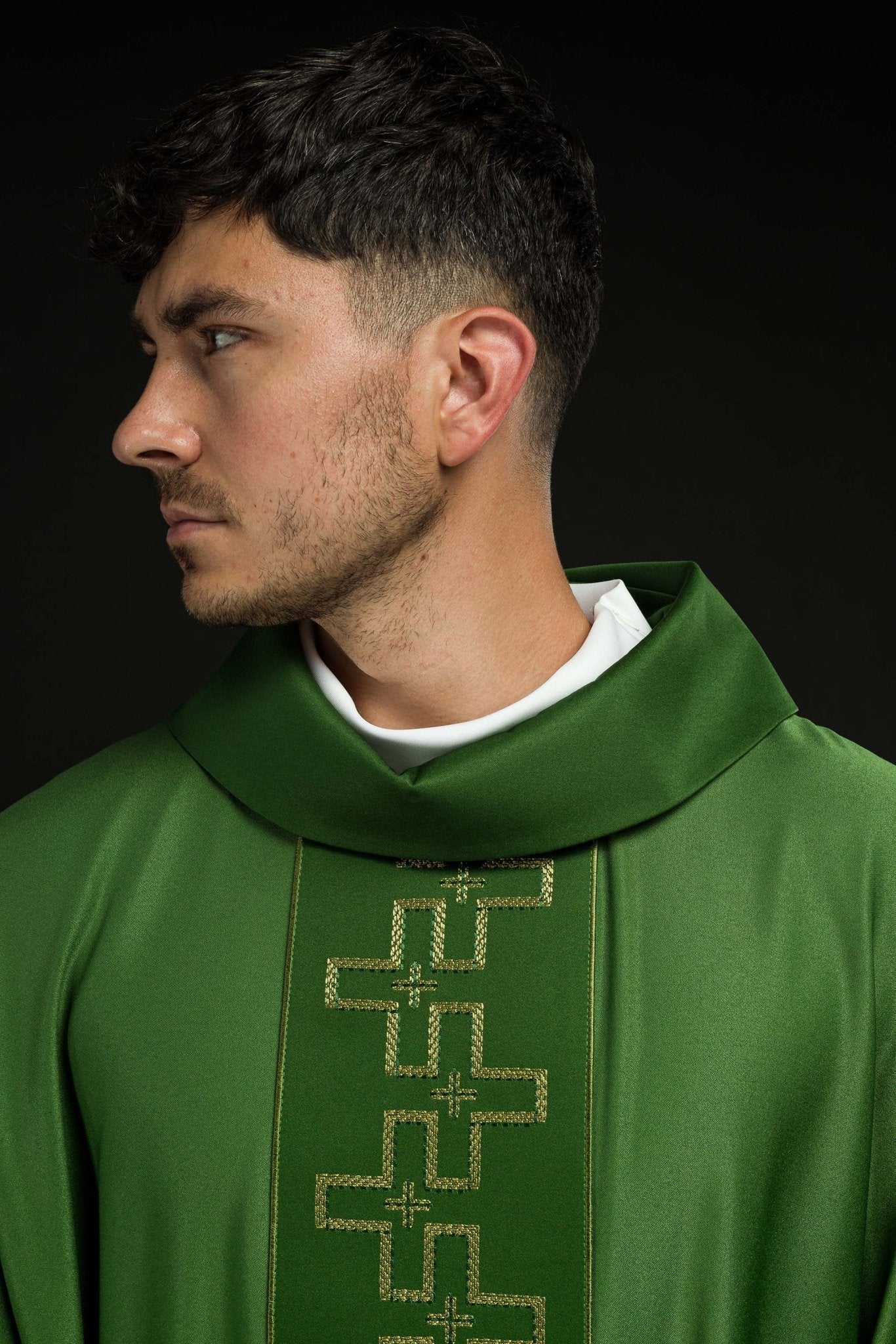 Chasuble with richly embroidered belt in embroidery of crosses in green color - Image 4
